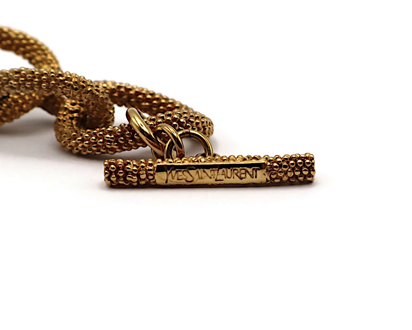YVES SAINT LAURENT YSL Bracciale con catena e logo in oro in vendita 7