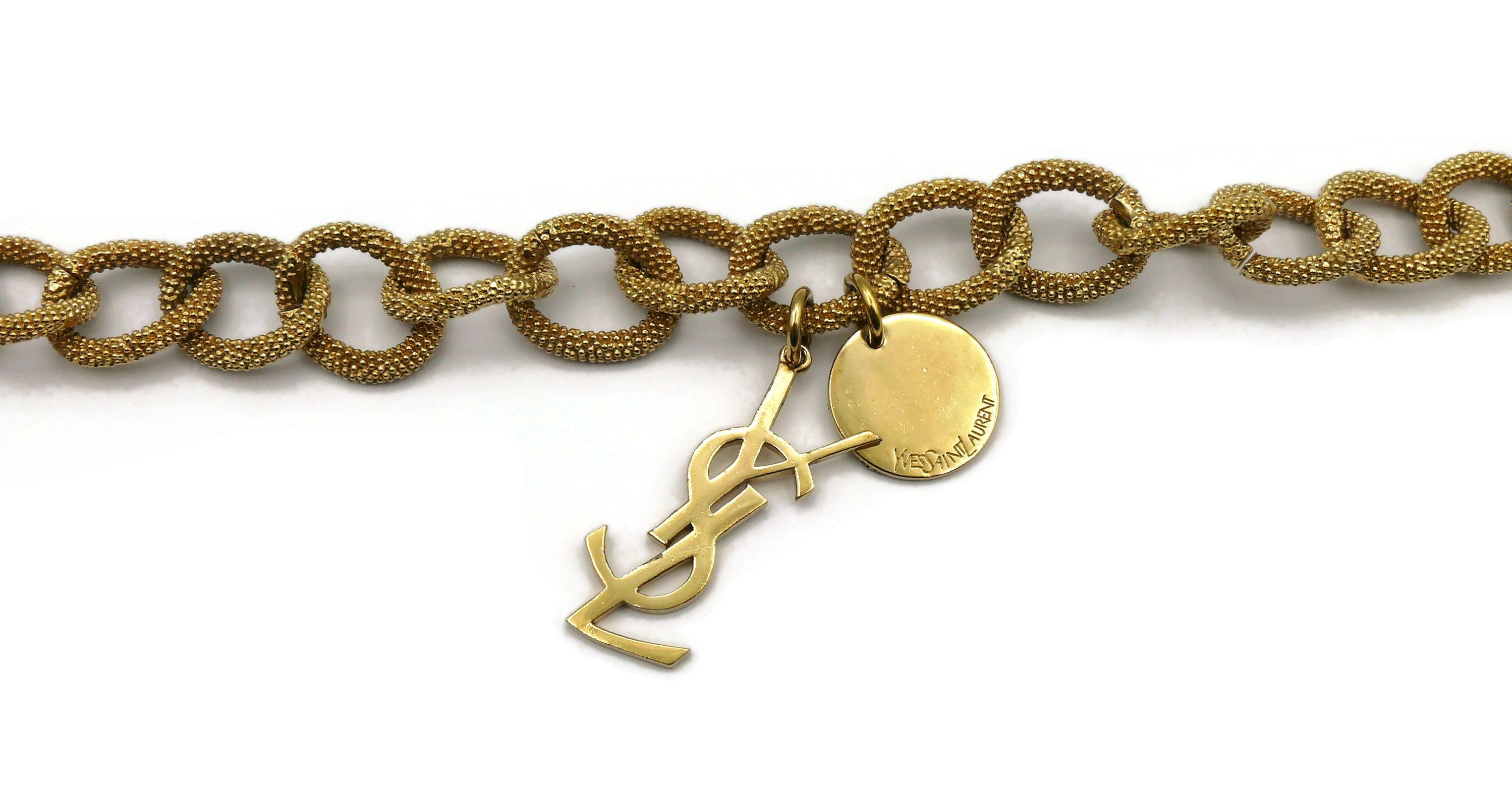 YVES SAINT LAURENT YSL Goldfarbene Halskette mit Logo-Anhänger, YVES SAINT LAURENT YSL im Angebot 3