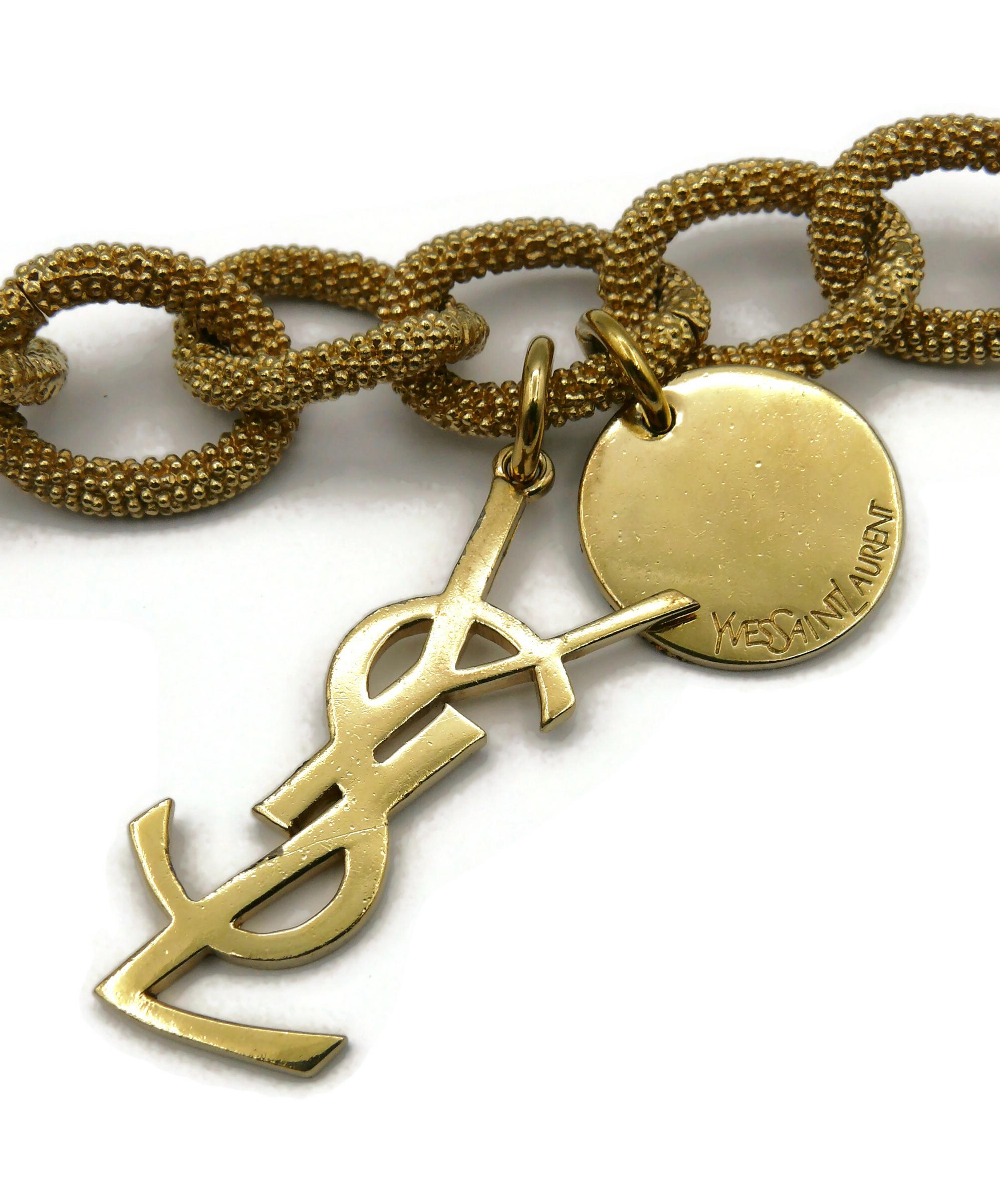 YVES SAINT LAURENT YSL Goldfarbene Halskette mit Logo-Anhänger, YVES SAINT LAURENT YSL im Angebot 4