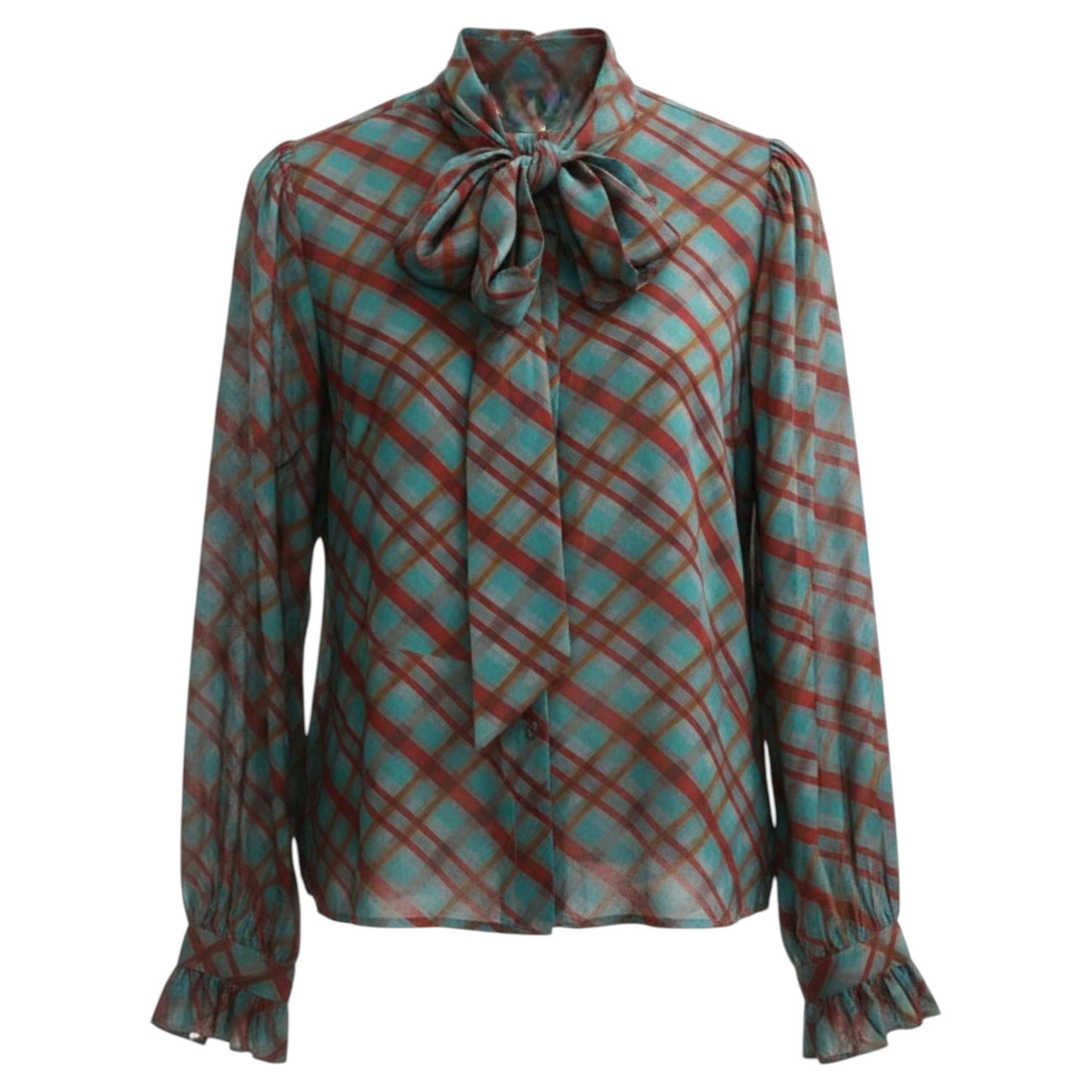 How can you tell if a YSL shirt is real?