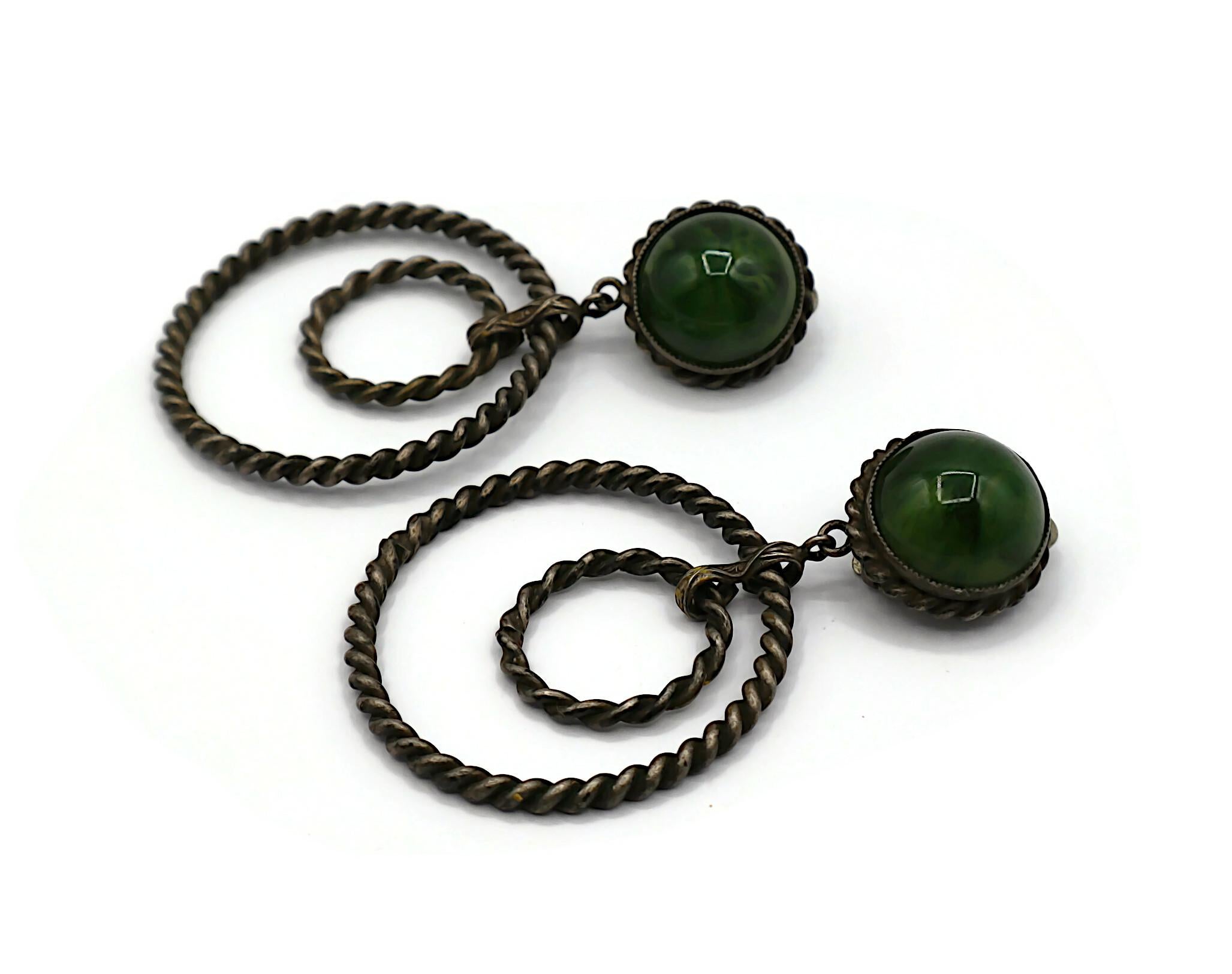 Yves Saint Laurent YSL Orecchini pendenti in resina verde con cabochon in vendita 1