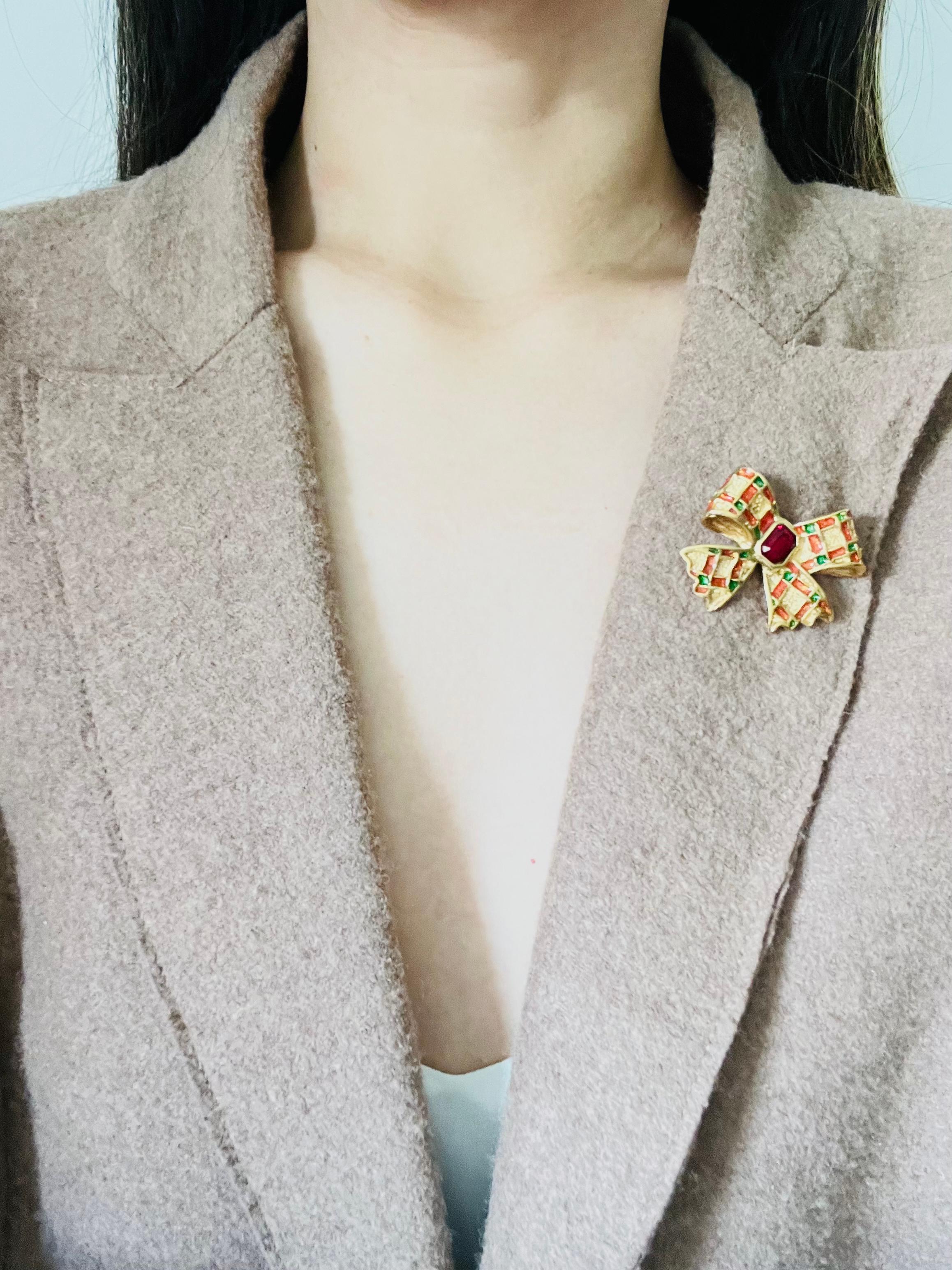 Women's or Men's Yves Saint Laurent YSL Gripoix Ruby Octagon Crystal Green Red Knot Bow Brooch