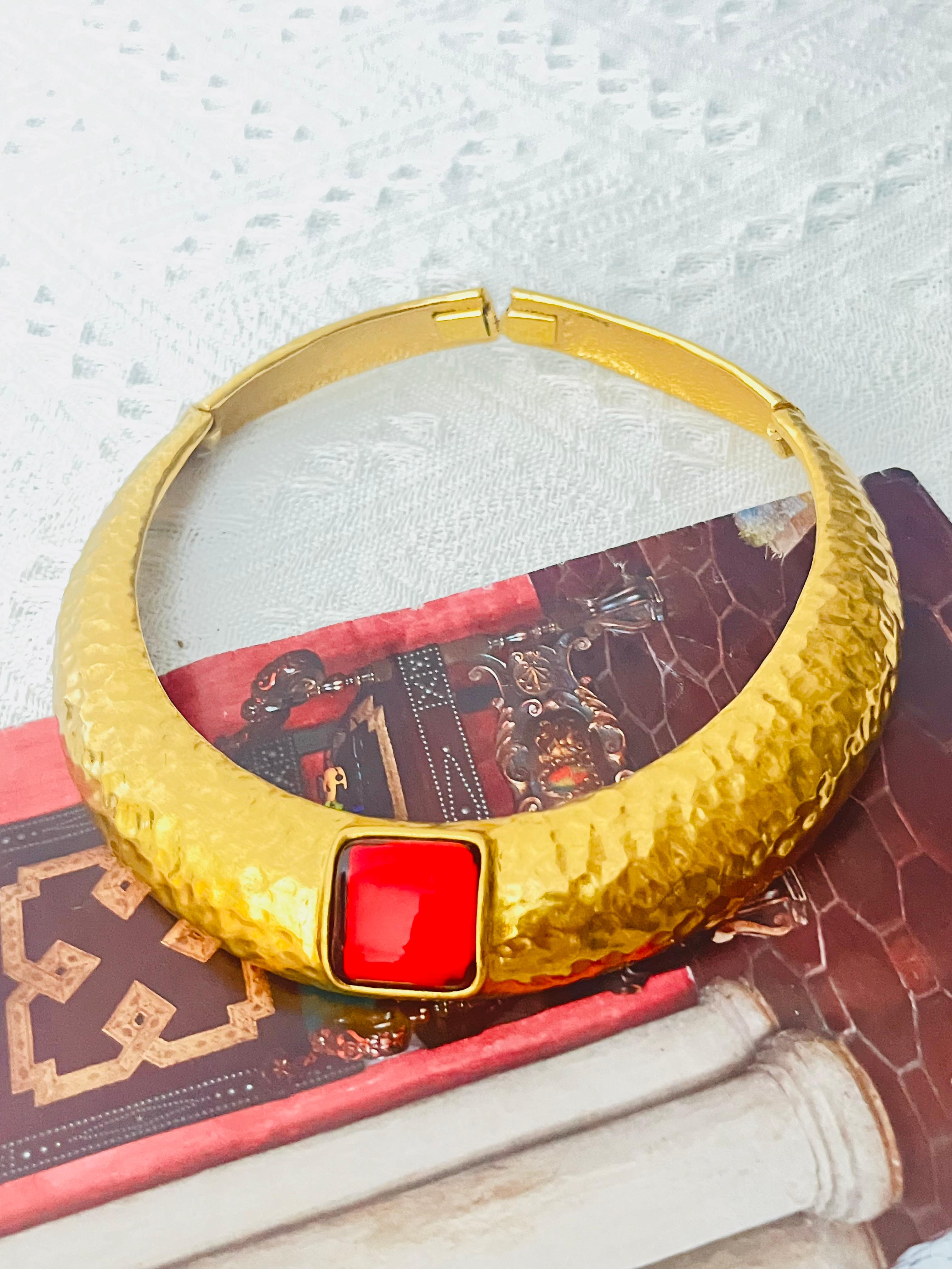 Yves Saint Laurent YSL Gripoix Rubino Quadrato Cabochon Collare Choker Collana in Oro In condizioni buone in vendita a Wokingham, England