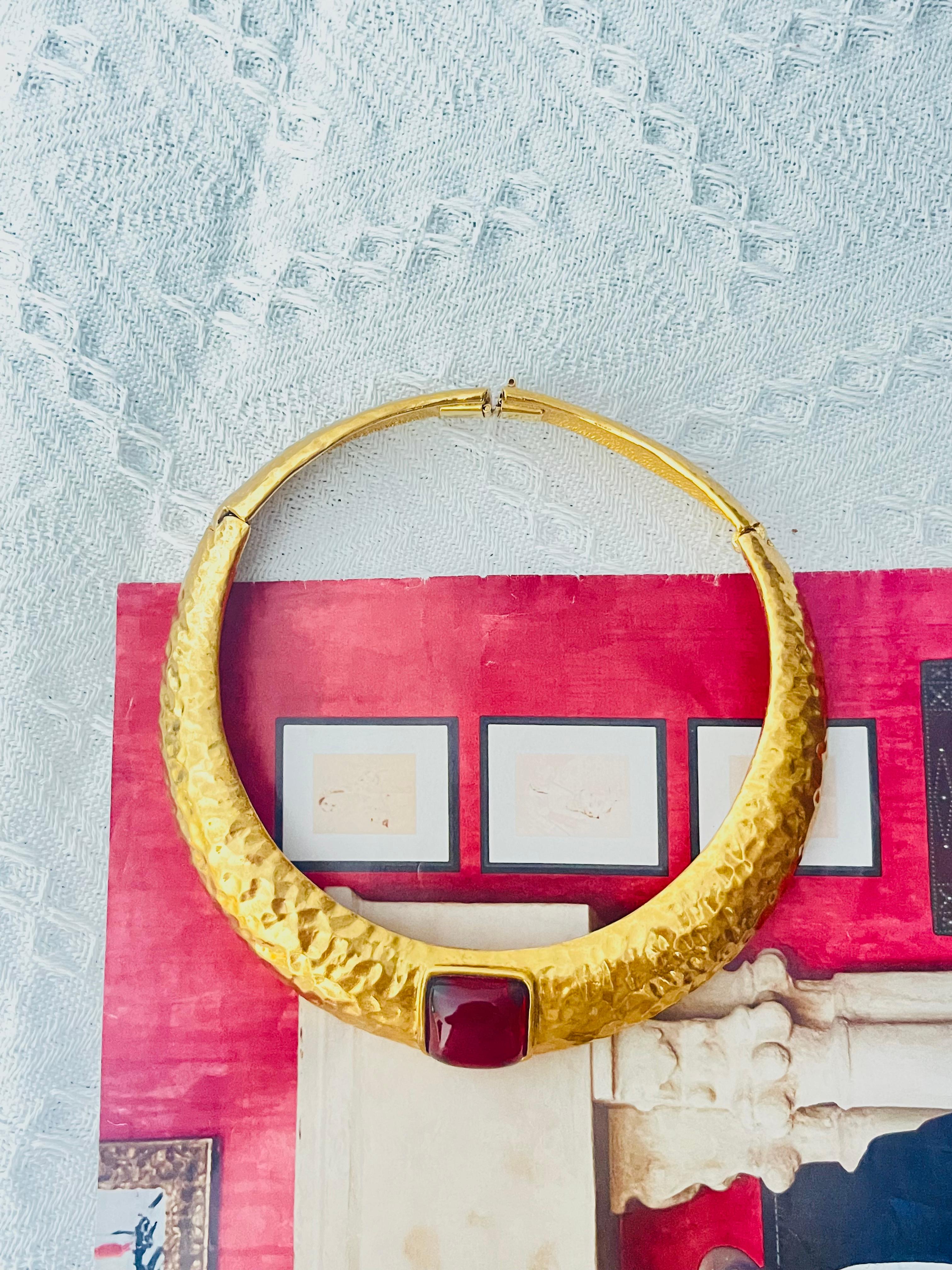 da uomo o donna Yves Saint Laurent YSL Gripoix Rubino Quadrato Cabochon Collare Choker Collana in Oro in vendita