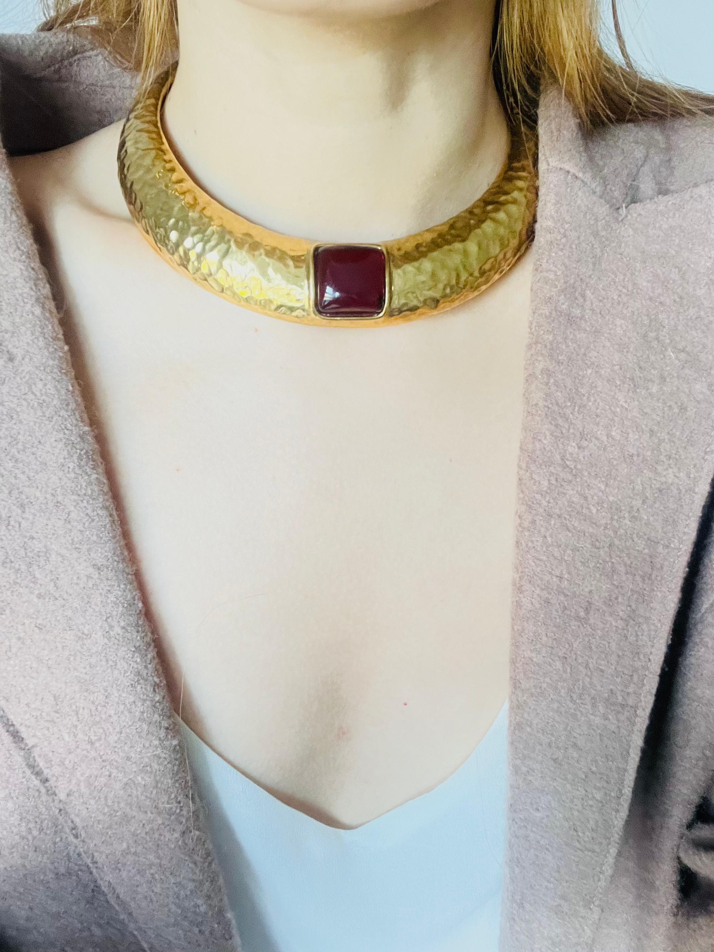 Yves Saint Laurent YSL Gripoix Rubino Quadrato Cabochon Collare Choker Collana in Oro in vendita 1
