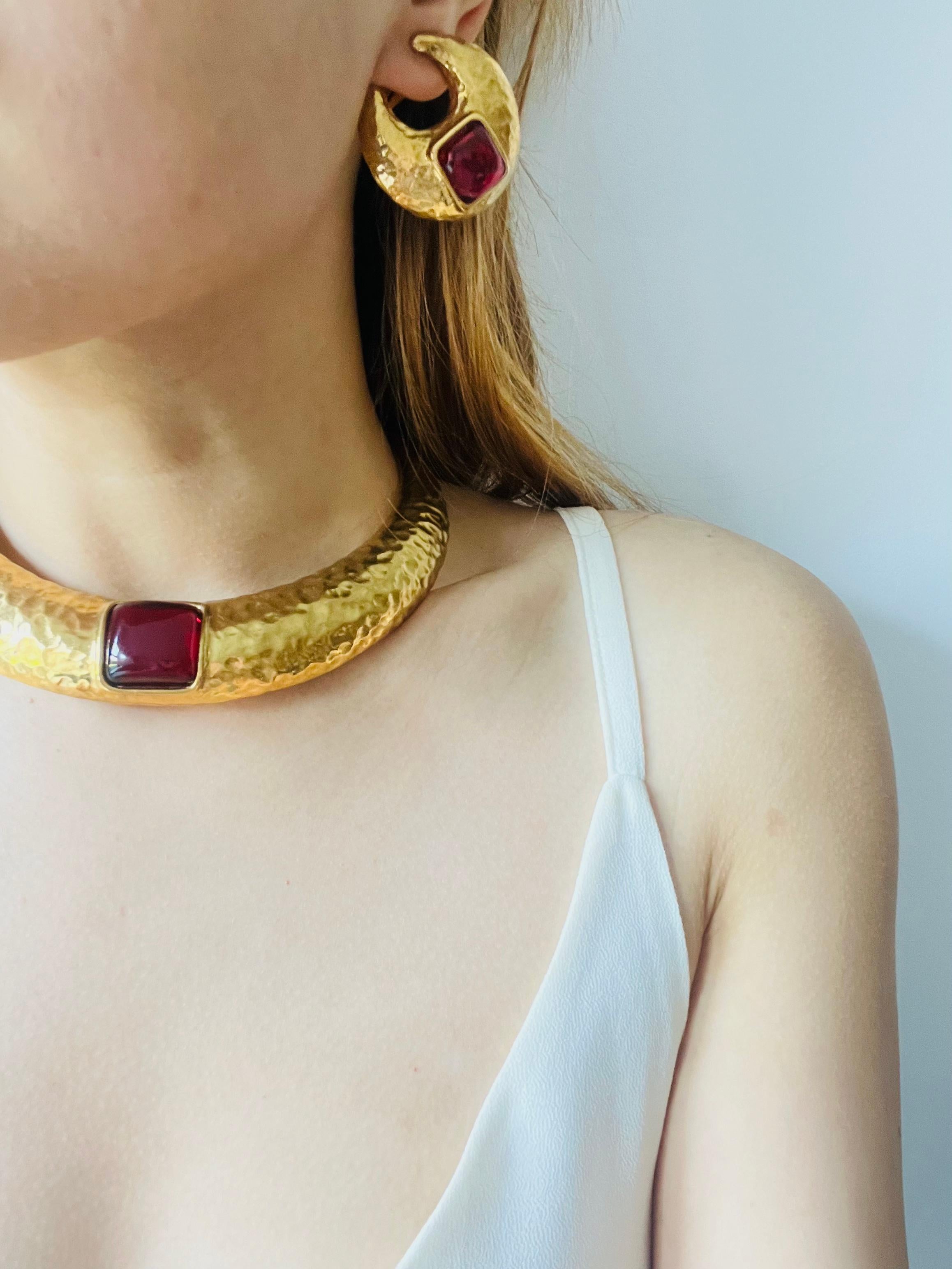 Yves Saint Laurent YSL Gripoix Rubino Quadrato Cabochon Collare Choker Collana in Oro in vendita 3