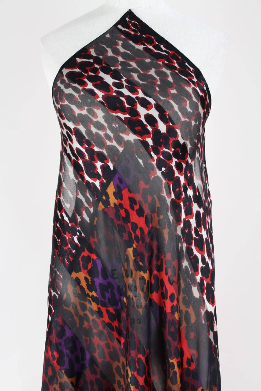 Sciarpa o involucro in seta con stampa leopardo animale grande di Yves Saint Laurent YSL, anni '80 In condizioni ottime in vendita a Munich, DE