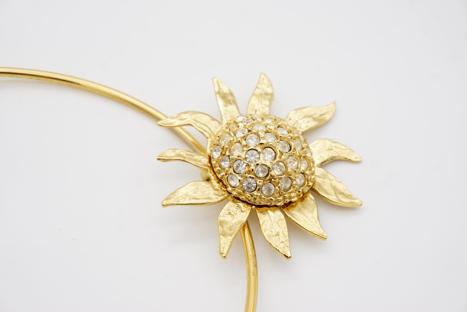 Collier ras du cou Yves Saint Laurent YSL avec pendentif tournesol et grands cristaux 7
