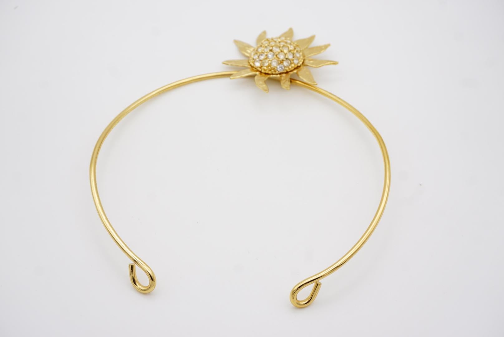 Collier ras du cou Yves Saint Laurent YSL avec pendentif tournesol et grands cristaux 8