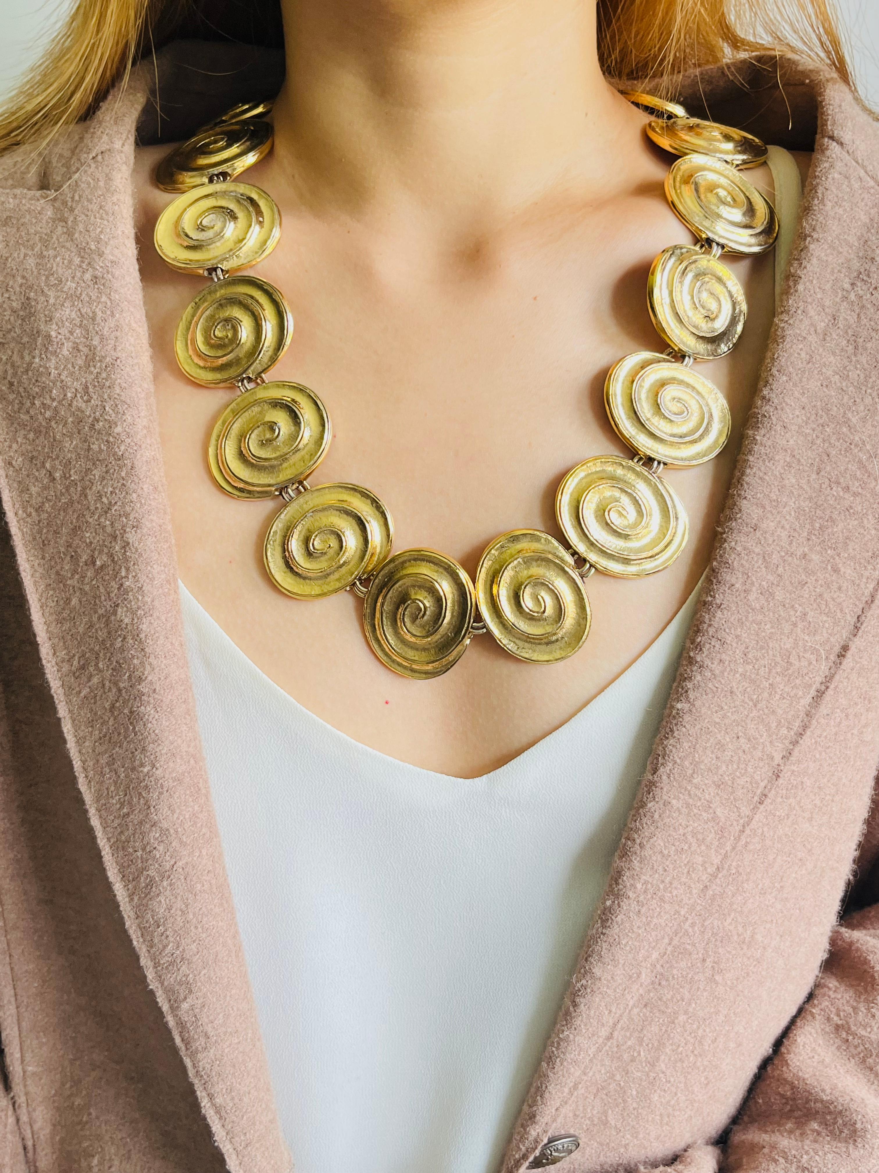 Yves Saint Laurent YSL Large Swirl Oval Shell Medallion Link Belt Long Necklace For Sale 1