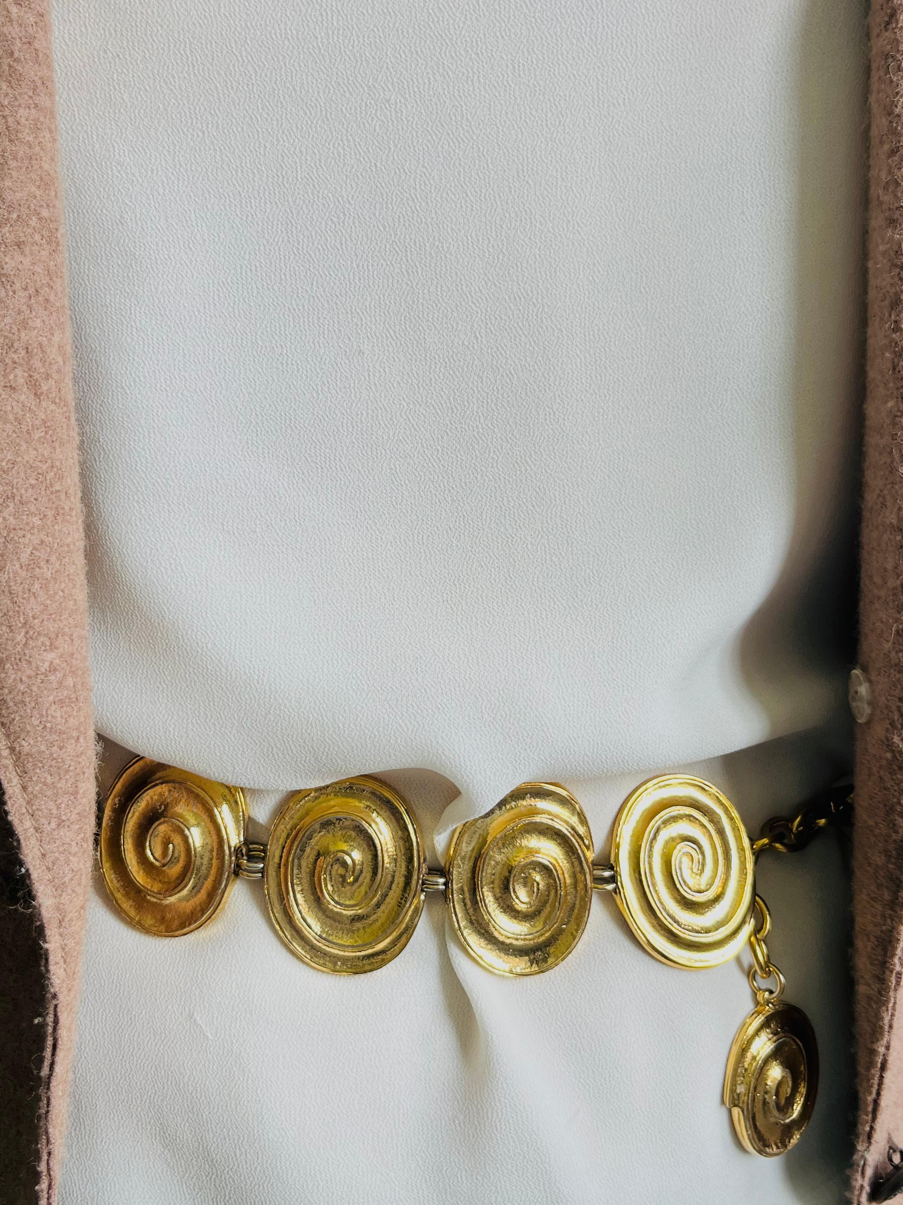 Yves Saint Laurent YSL Large Swirl Oval Shell Medallion Link Belt Long Necklace For Sale 3