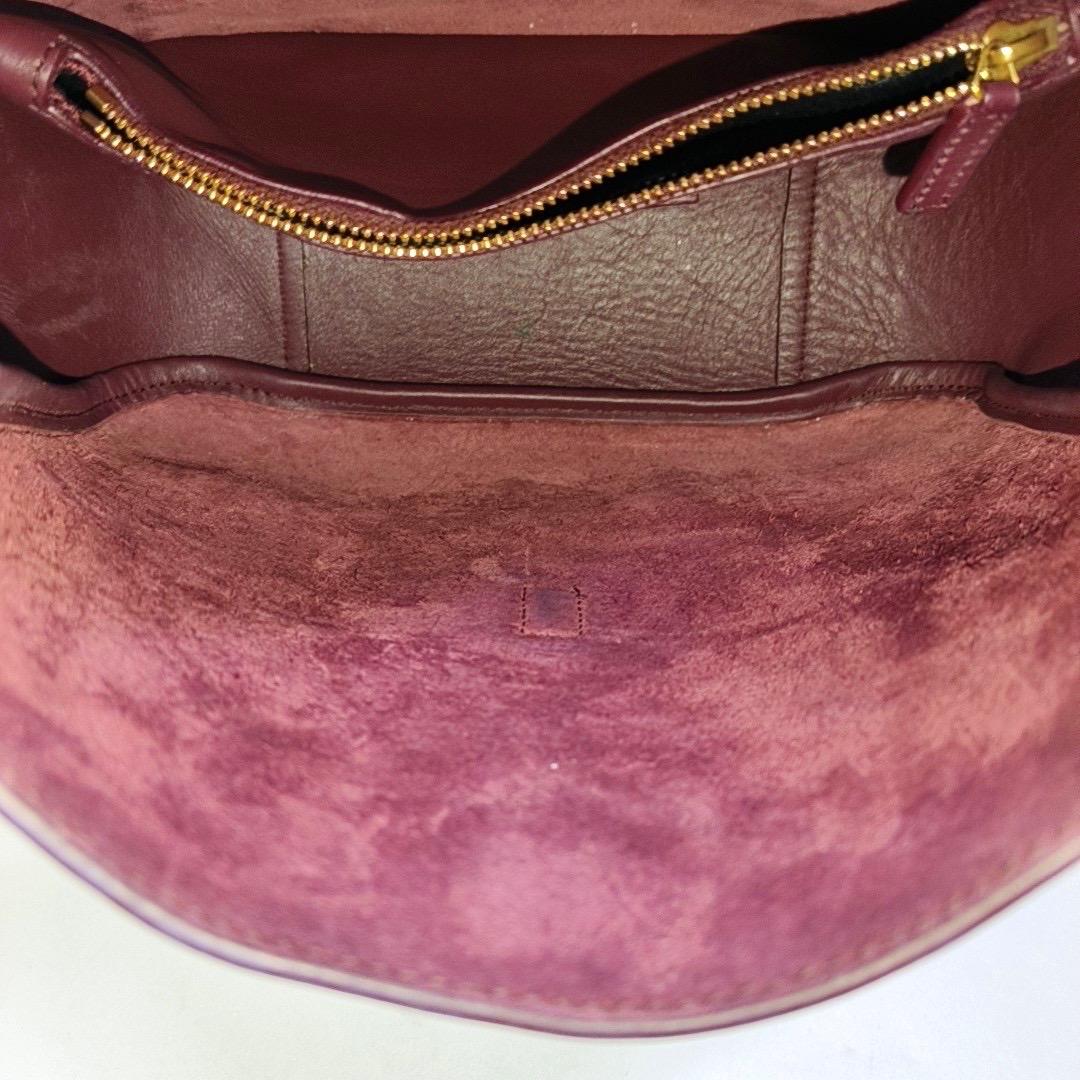 Yves Saint Laurent YSL Le 5 à 7 Hobo Piccola Borsa a Tracolla in Pelle di Vitello Borgogna in vendita 5