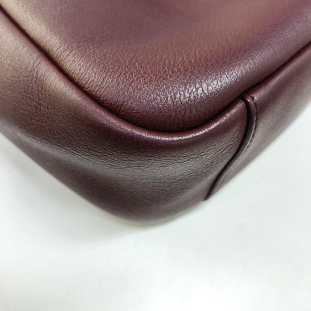 Yves Saint Laurent YSL Le 5 à 7 Hobo Piccola Borsa a Tracolla in Pelle di Vitello Borgogna in vendita 1