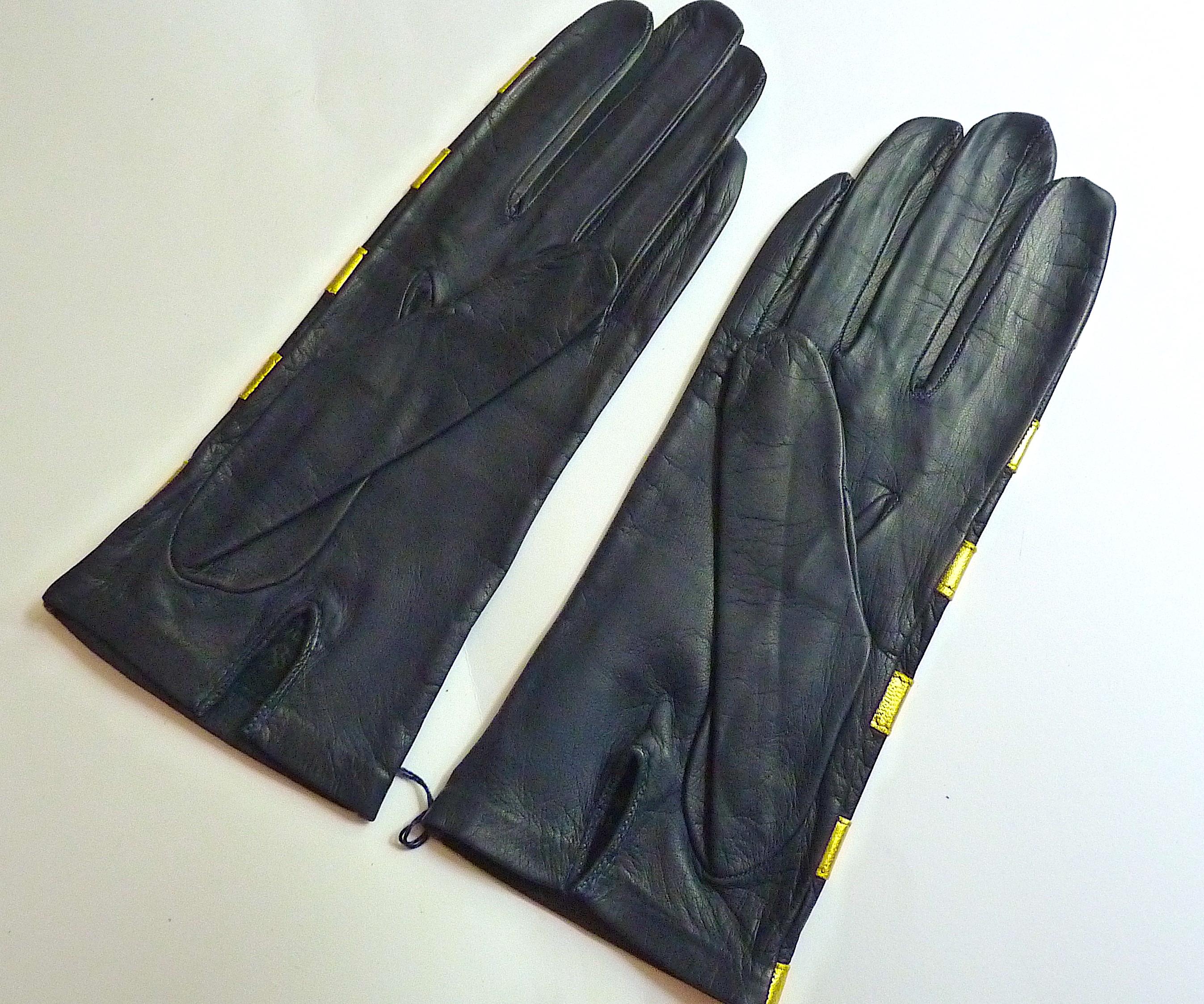 Nero YVES SAINT LAURENT YSL Guanti in pelle nuovi di zecca taglia M. in vendita