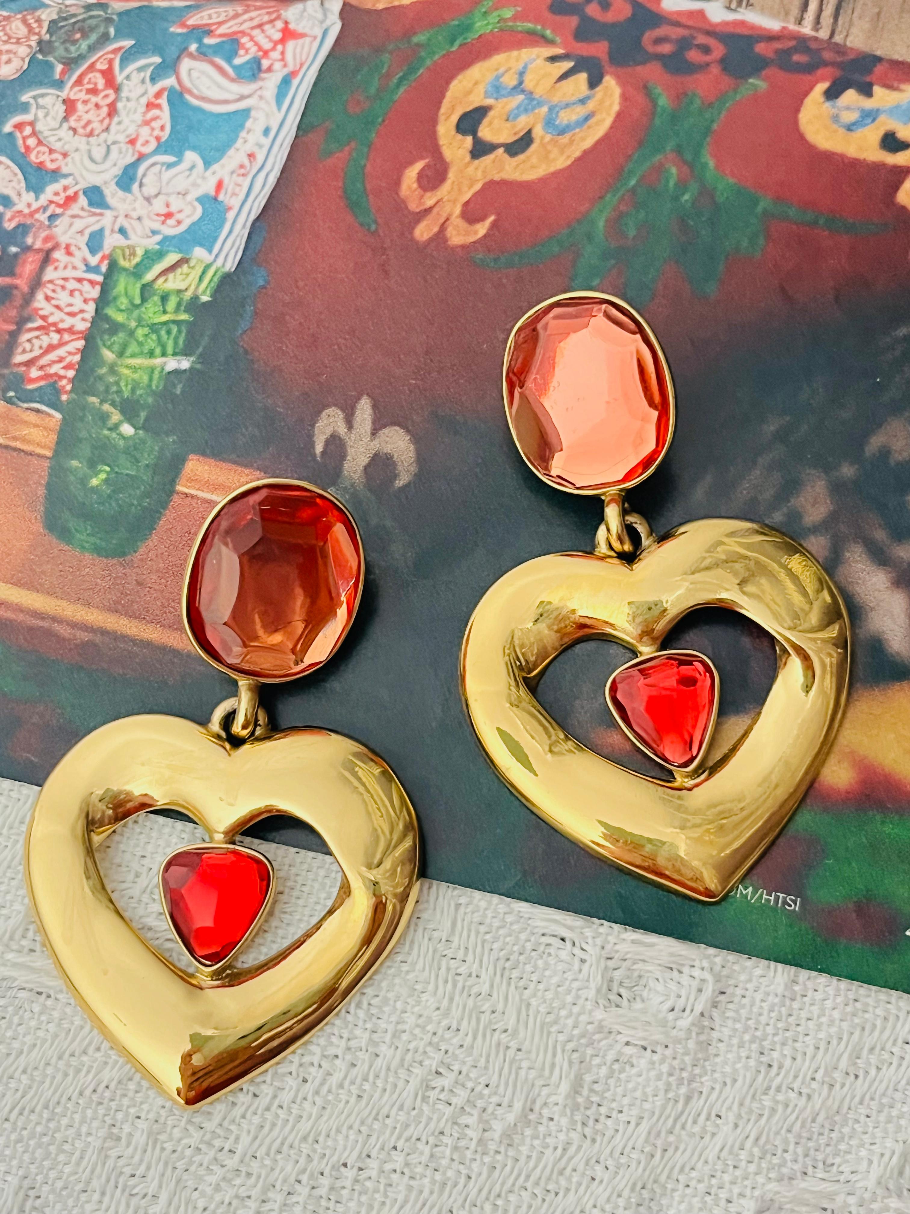 Yves Saint Laurent YSL Vintage Arty Massive Large Gripoix Orange Ruby Red Heart Oval Crystals Openwork Chunky Statement Exquisite Drop Dangle Dangle Clip Earrings, Gold Tone

Very excellent condition. maybe light scratches or colour loss, barely