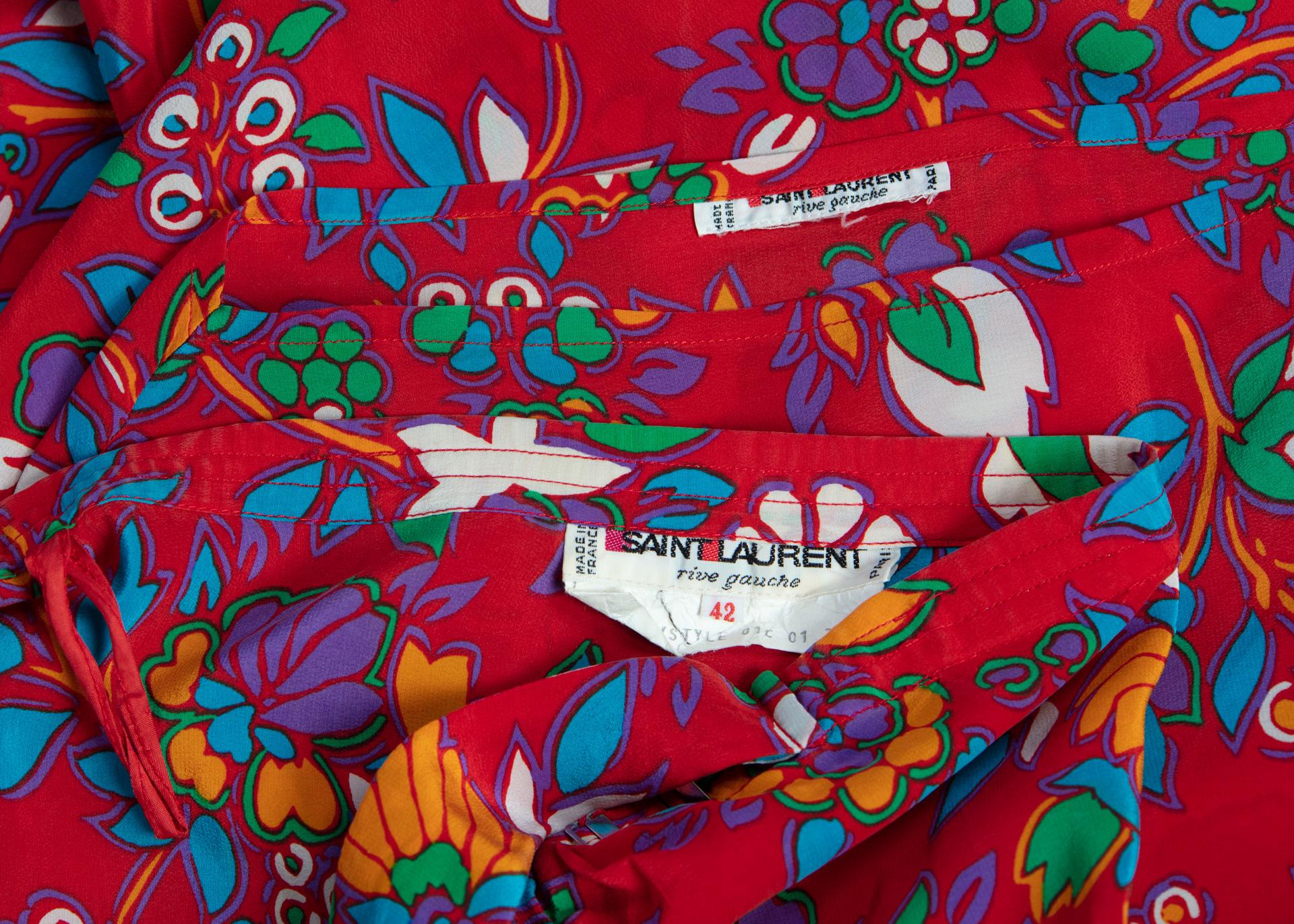 Yves Saint Laurent YSL Ensemble haut et jupe à imprimé floral multicolore, années 1980  en vente 1