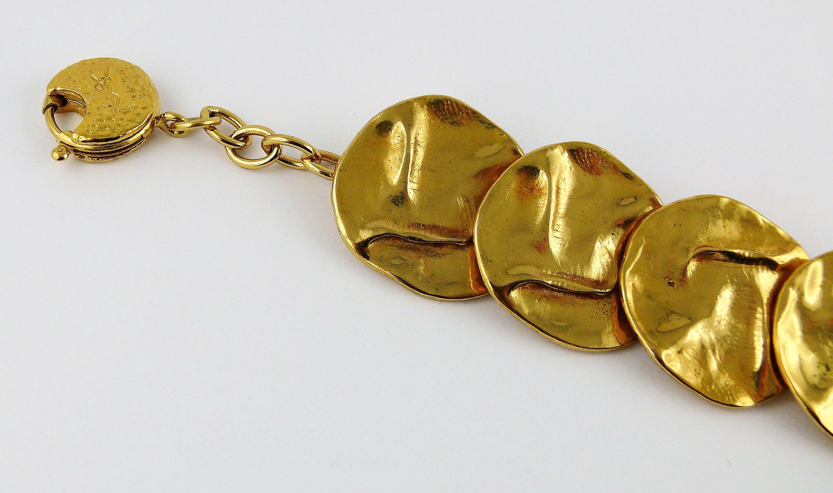 Yves Saint Laurent YSL Collier opulent à disques froissés en or Bon état - En vente à Nice, FR