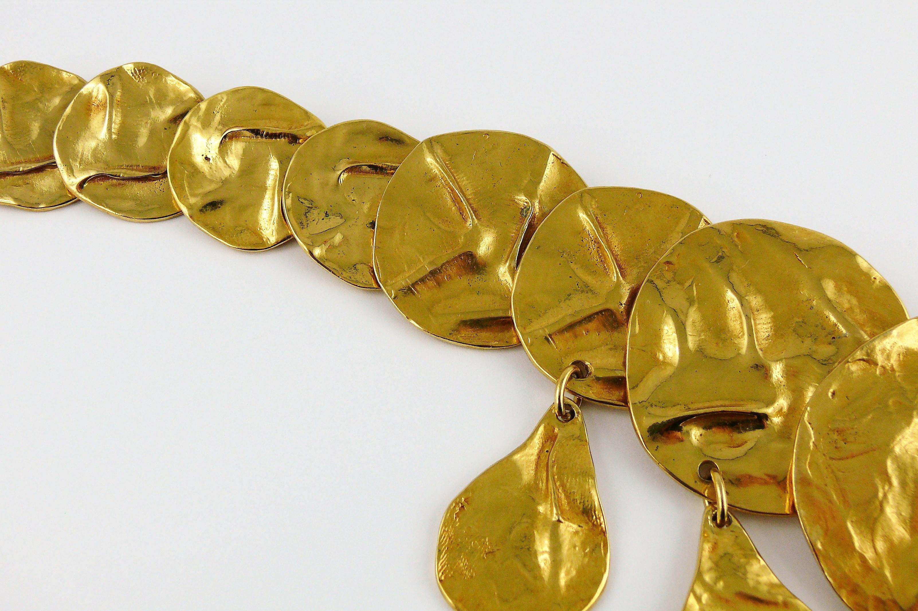 Yves Saint Laurent YSL Collier opulent à disques froissés en or Pour femmes en vente