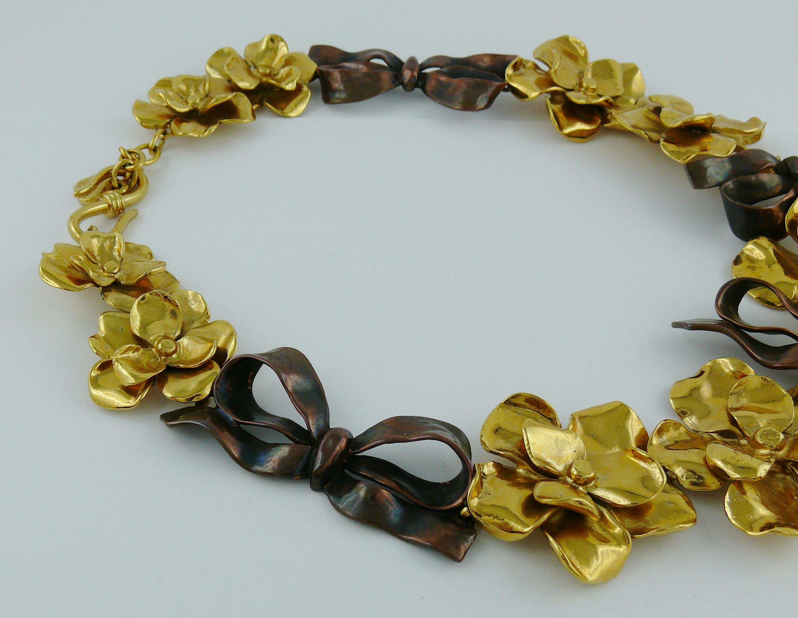 Yves Saint Laurent YSL Vintage Floral Bow Necklace In Good Condition In Nice, FR