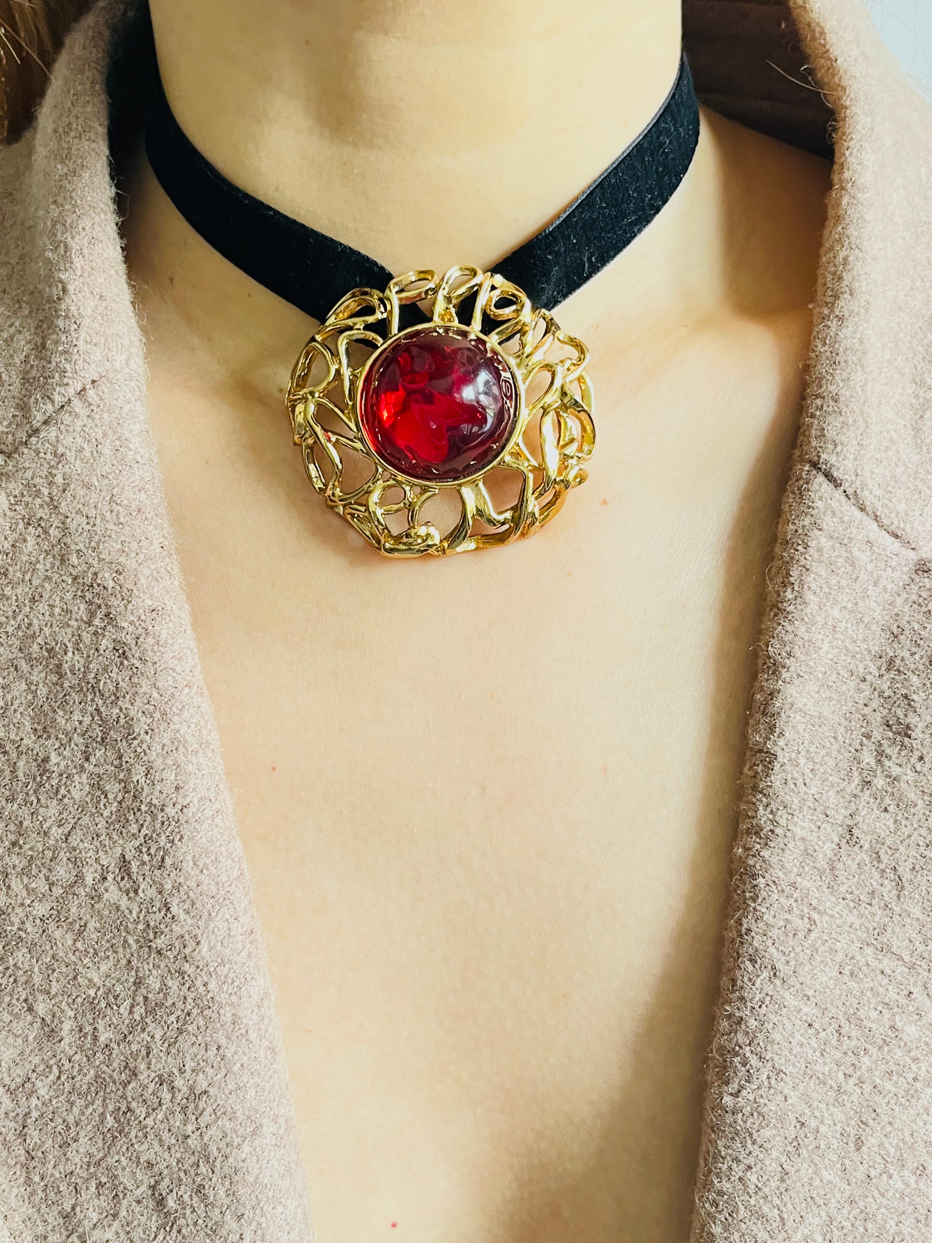 Yves Saint Laurent YSL Robert Goossens Vintage Large Ruby Wire Openwork Brooch For Sale 2