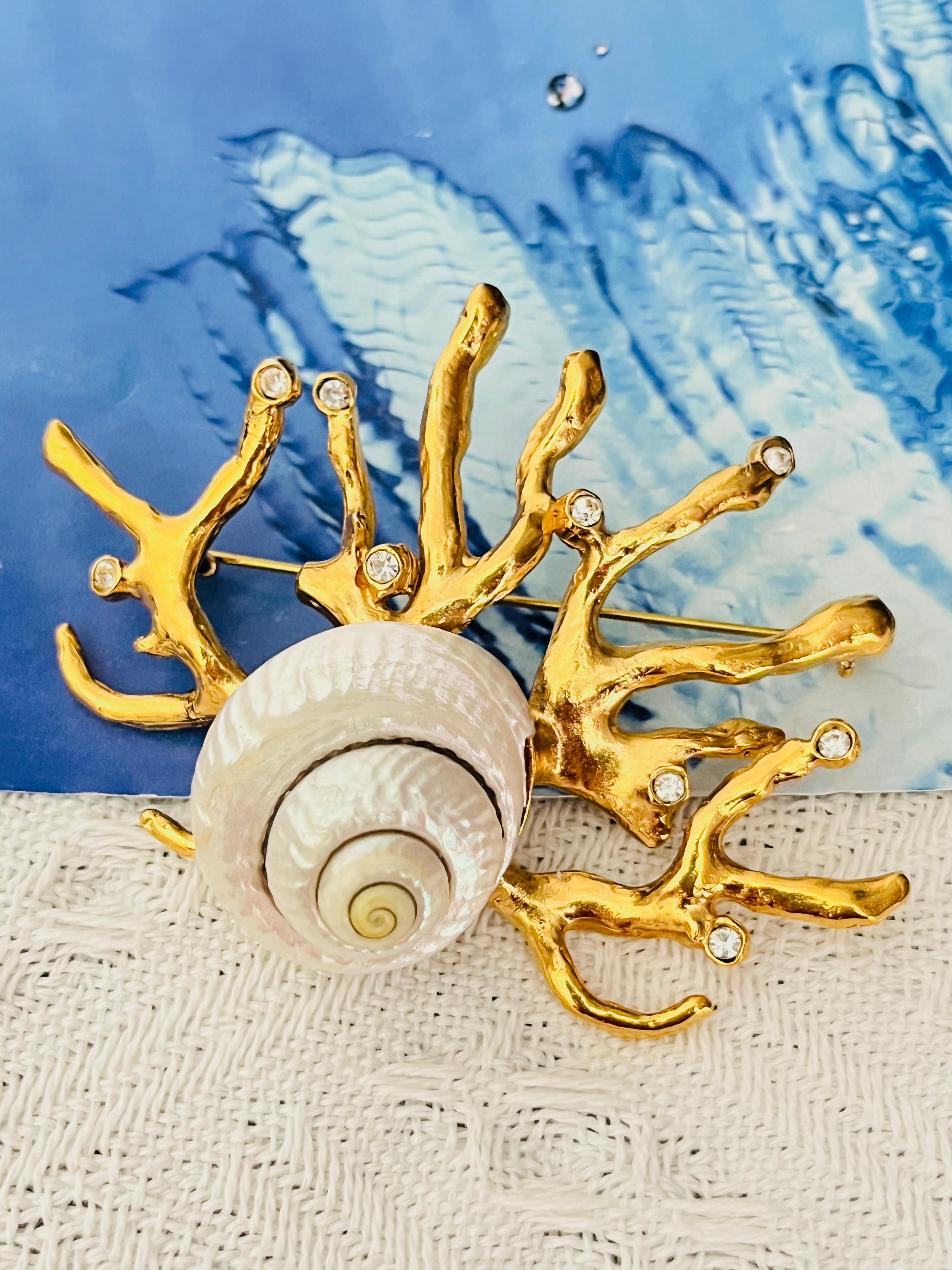Yves Saint Laurent YSL Broche Robert Goossens Blanco Concha Coral Cristales Rama en venta 1
