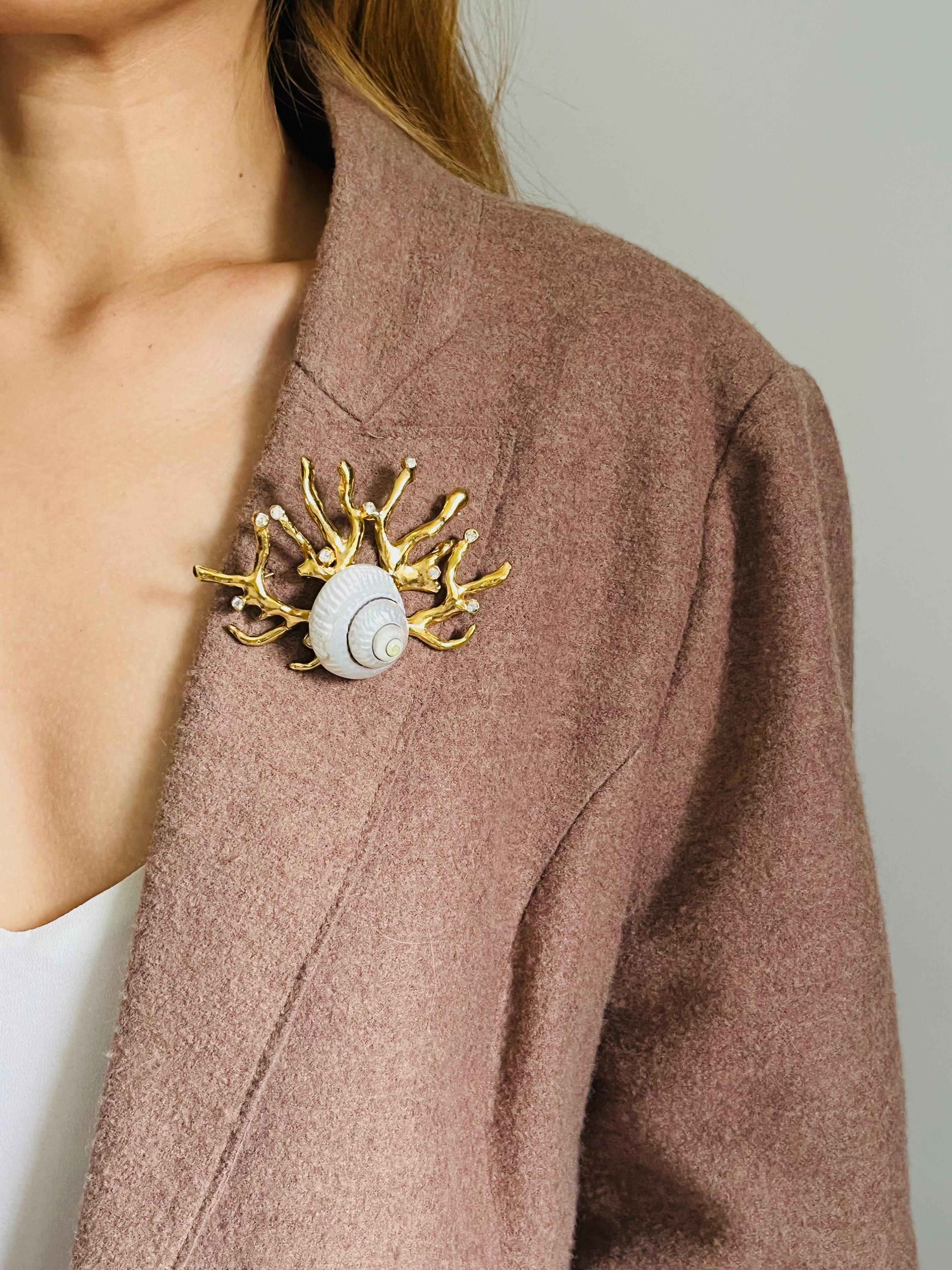 Yves Saint Laurent YSL Broche Robert Goossens Blanco Concha Coral Cristales Rama en venta 4