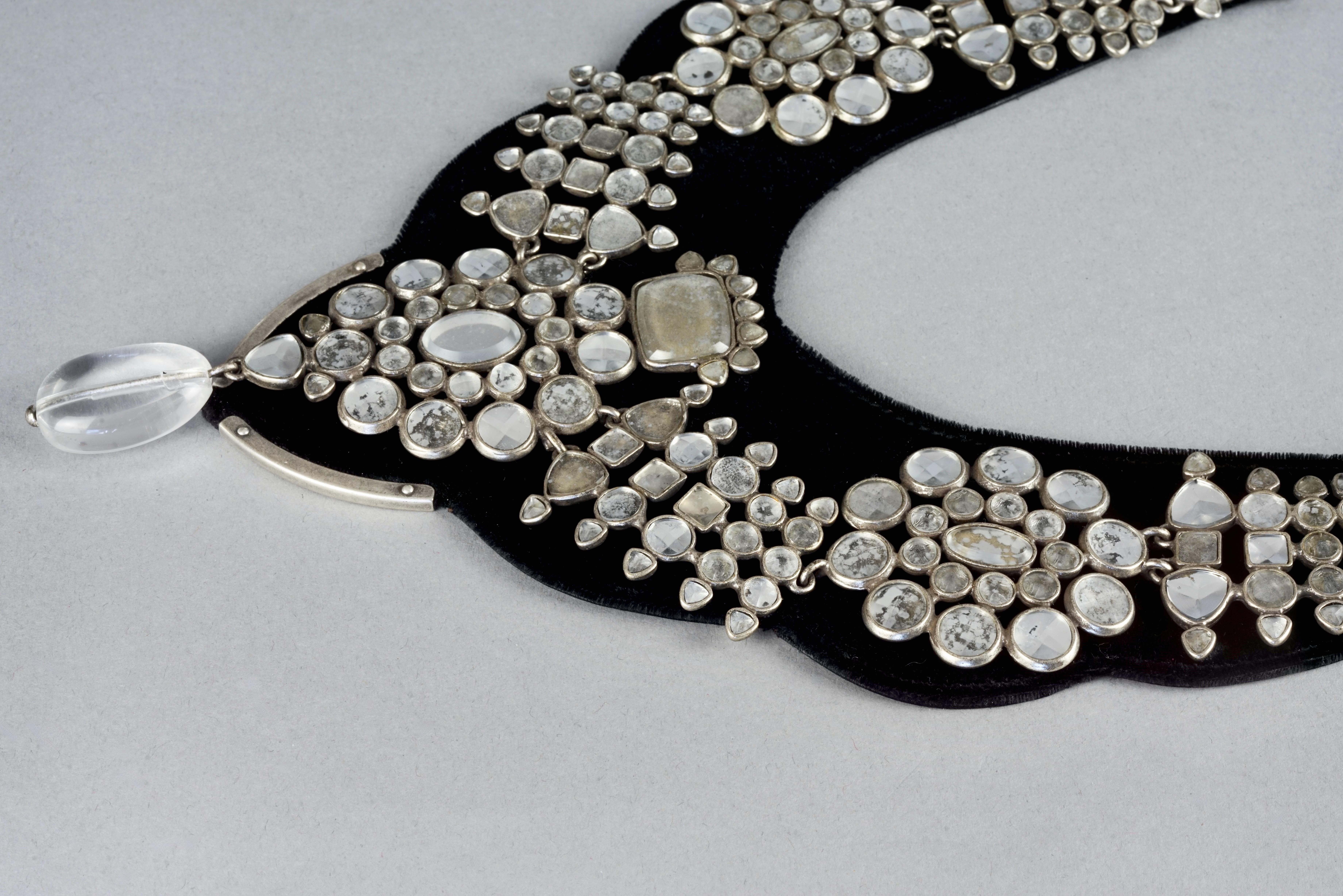 Tom Ford for Yves Saint Laurent Collier ras de cou en velours et cristaux YVES SAINT LAURENT F/W 2002 en vente 4