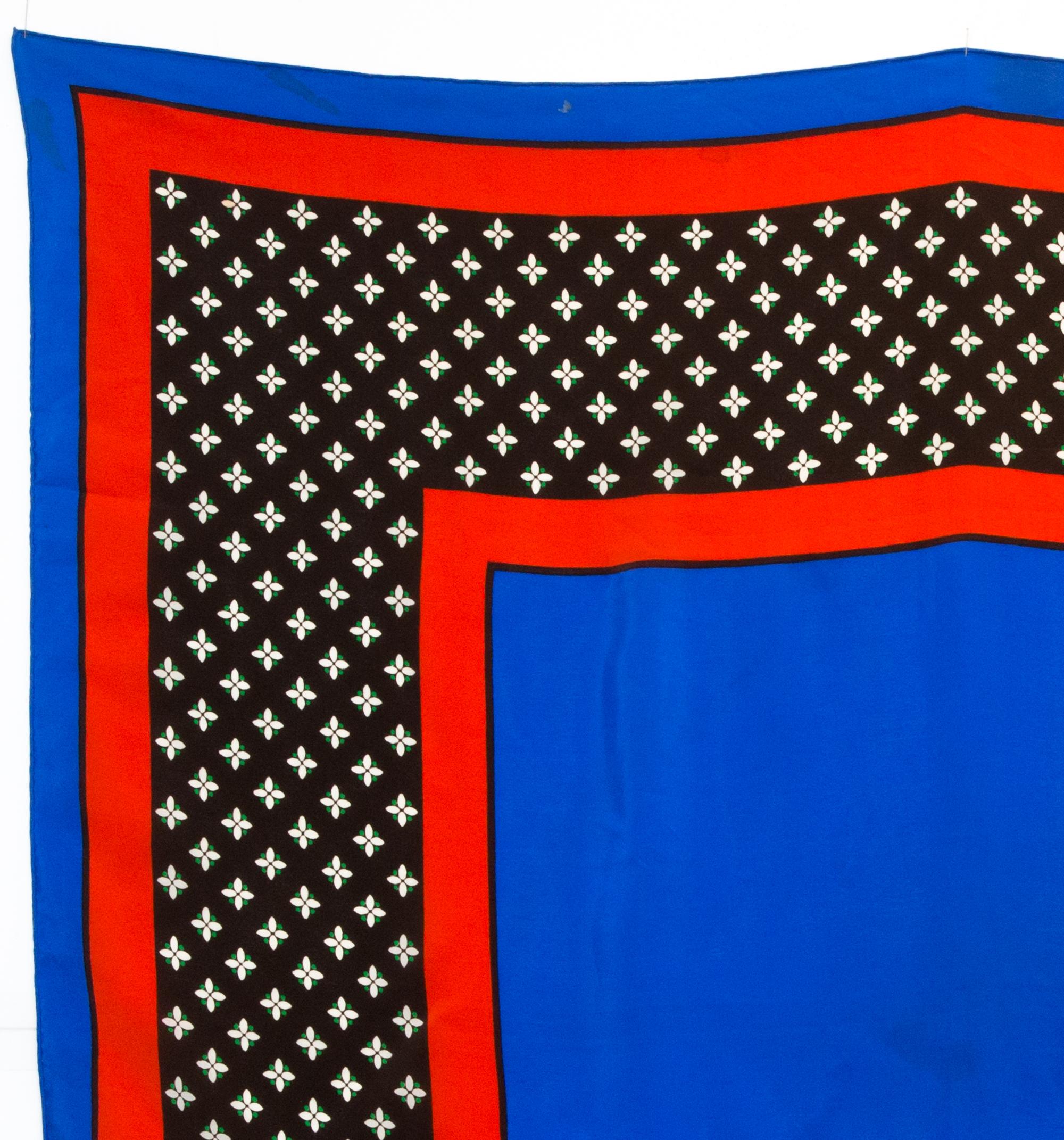 Viola Yves Saint Laurent YSL Seta  Sciarpa in vendita