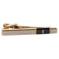 Yves Saint Laurent YSL Silberfarbener & Schwarzer Cassandre Krawatten-Link