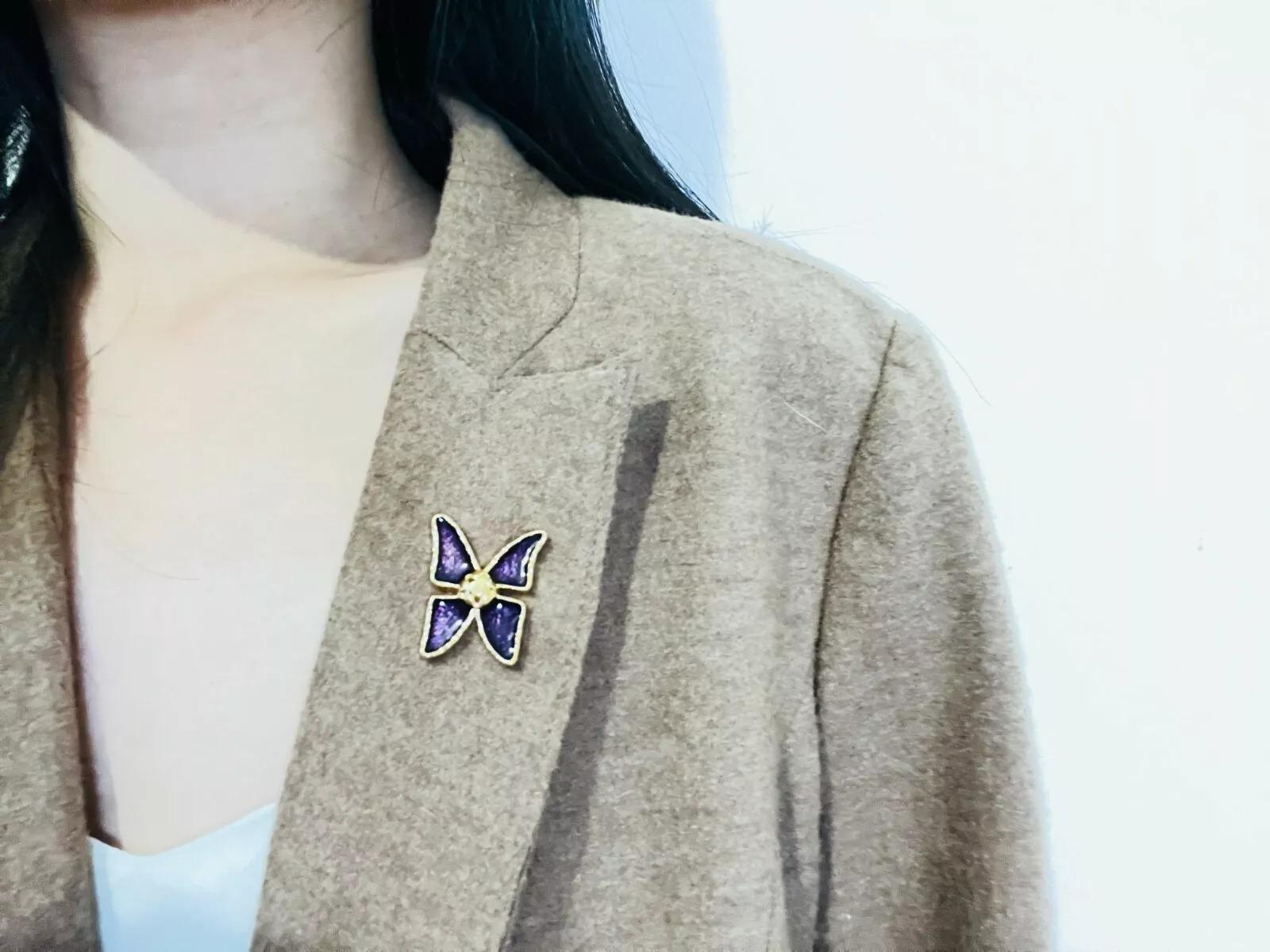 Yves Saint Laurent YSL Alfiler broche oro púrpura brillo mariposa vintage 1980 vivo en venta 1