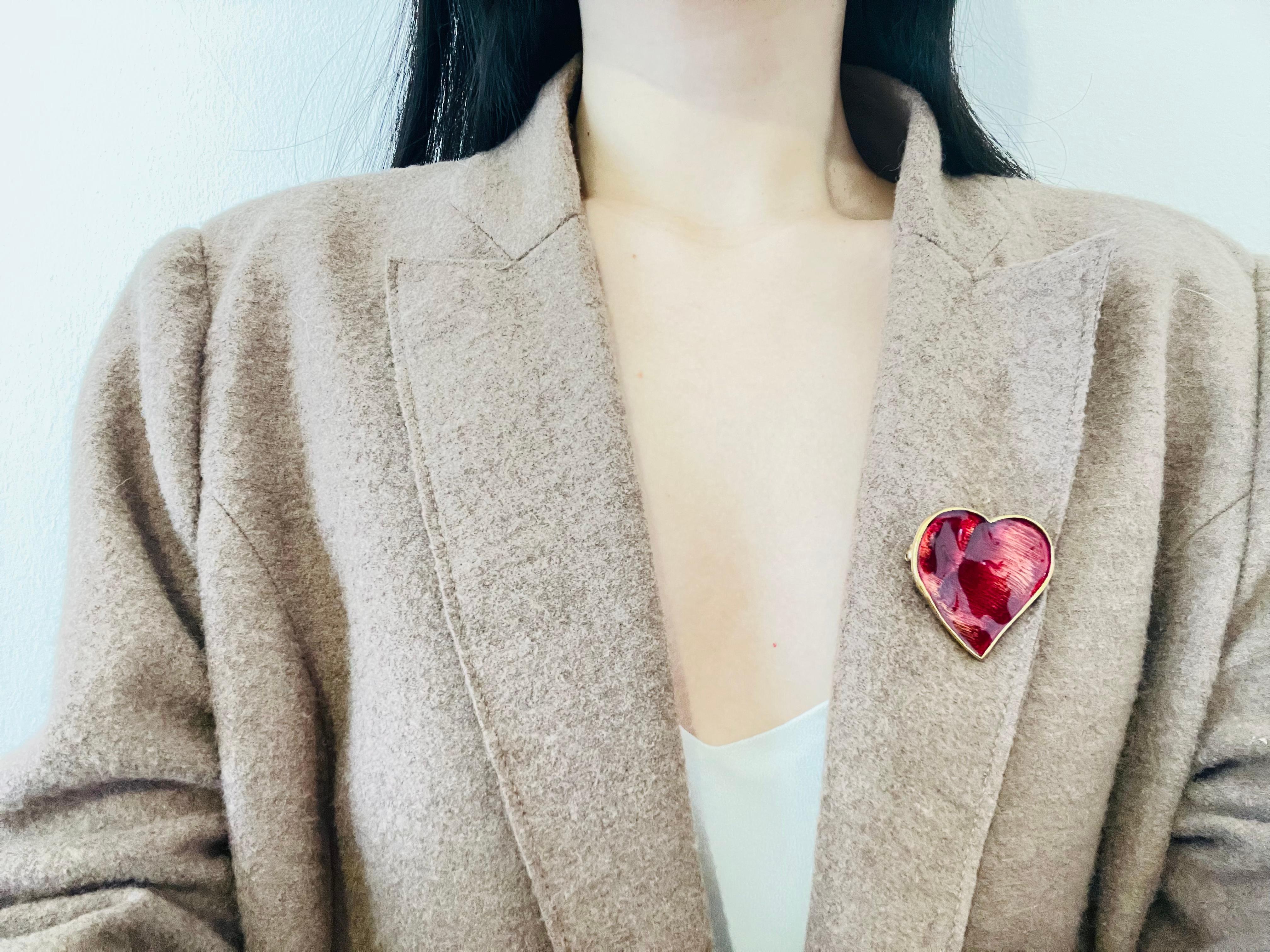 Yves Saint Laurent YSL Vintage 1990s Red Heart Enamel Love Pendent Brooch Pin In Excellent Condition For Sale In Wokingham, England