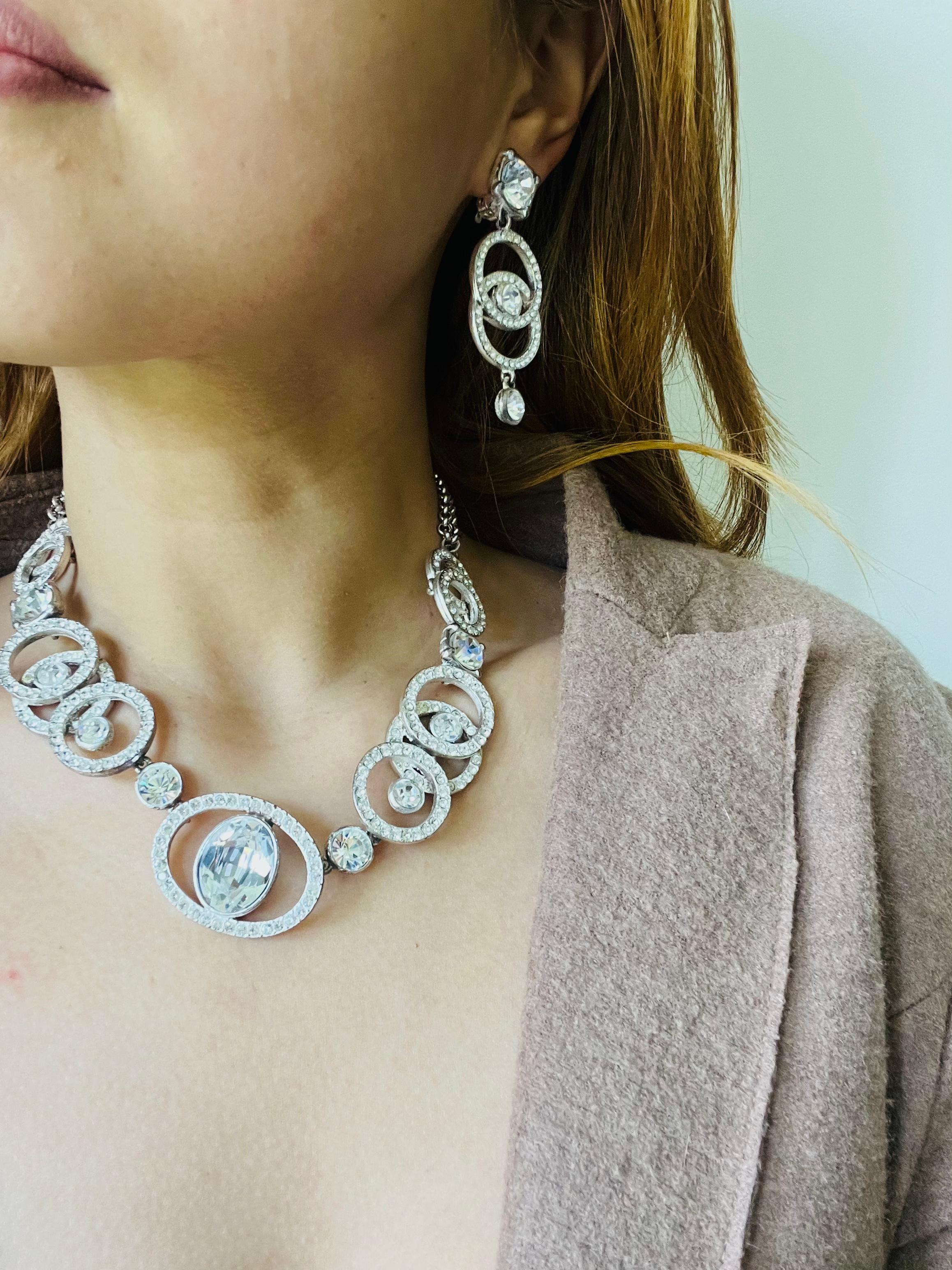 Yves Saint Laurent YSL Vintage Círculo asimétrico Pendientes lágrima ojo de cristal en venta 1