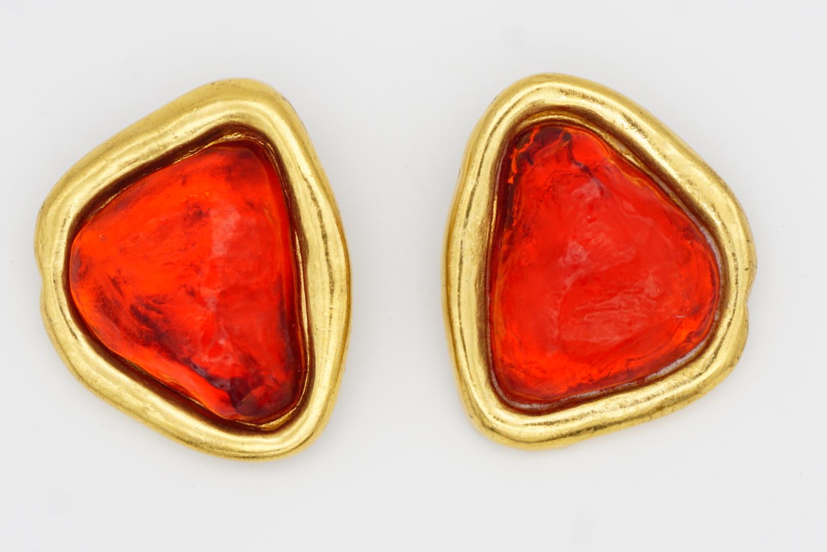 Yves Saint Laurent YSL Pendientes de clip de cristal de rubí triangulares asimétricos vintage en venta 9