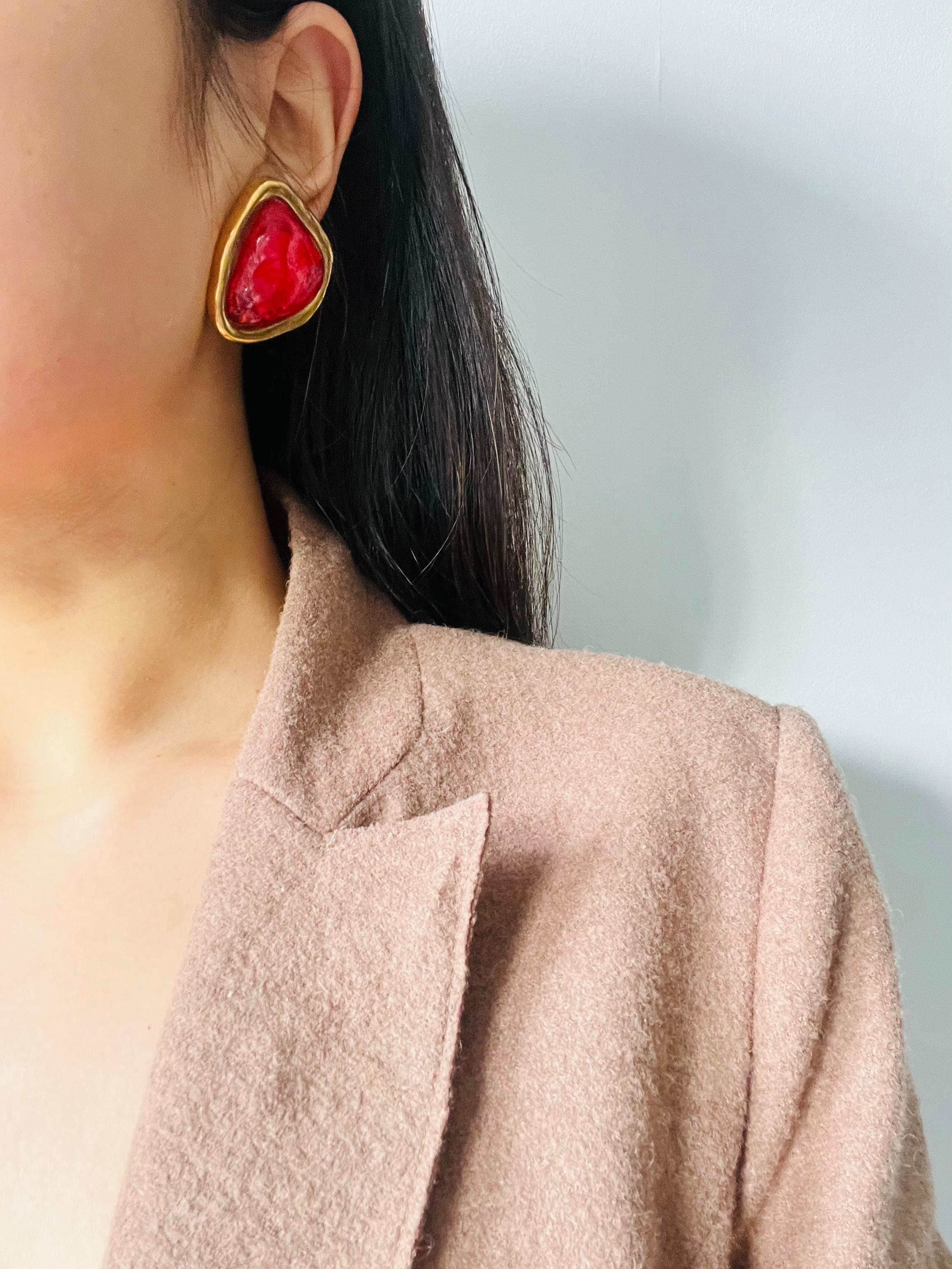 Yves Saint Laurent YSL Vintage Asymmetric Triangle Ruby Crystal Clip Earrings For Sale 3