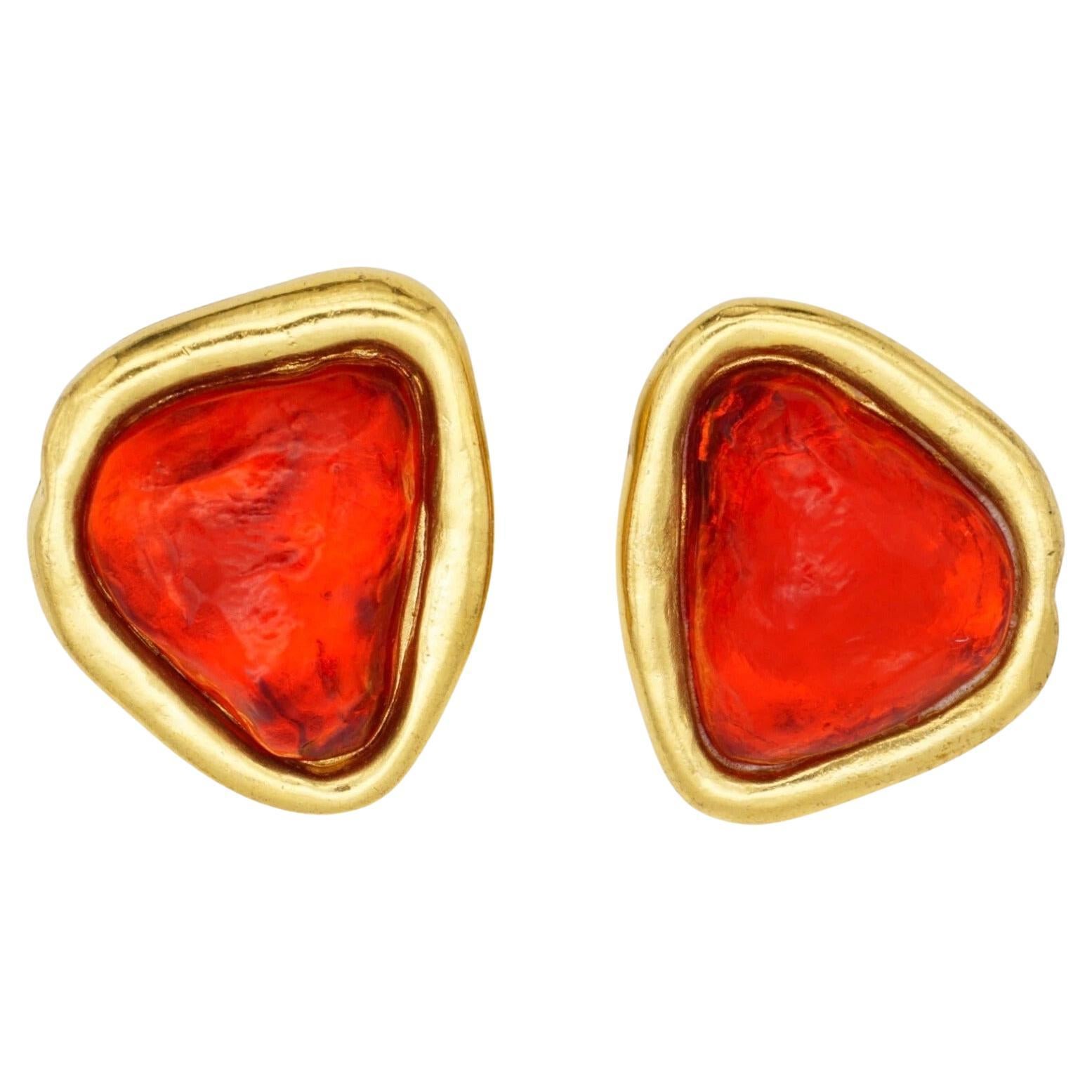 Yves Saint Laurent YSL Vintage Orecchini a clip asimmetrici a triangolo con cristallo e rubino