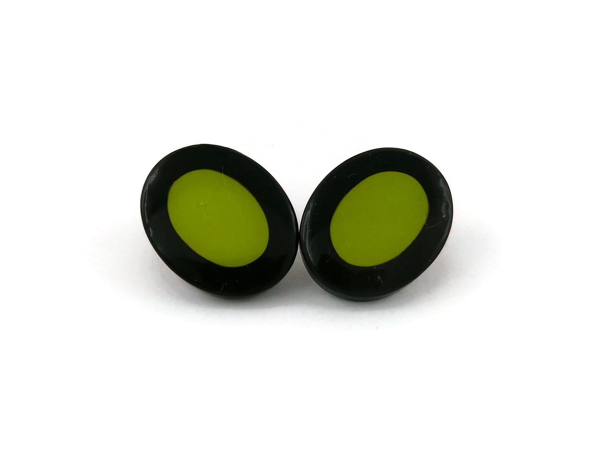 Yves Saint Laurent YSL Vintage Black Green Oval Abstraction Clip-On Earrings In Excellent Condition For Sale In Nice, FR