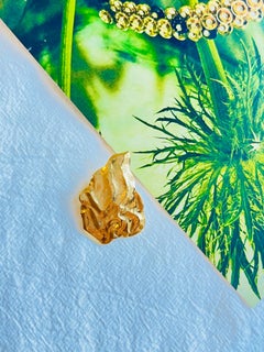 Yves Saint Laurent YSL Vintage Classic Textured Wave Gold Leaf Spilla in metallo