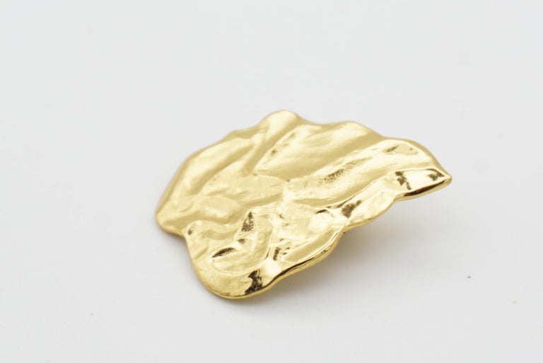 Yves Saint Laurent Brooches - 89 For Sale at 1stDibs