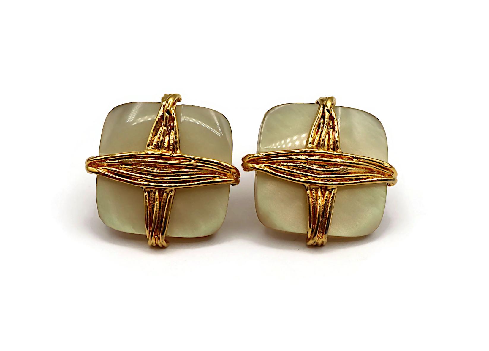 YVES SAINT LAURENT YSL Vintage Clip-On Earrings In Good Condition For Sale In Nice, FR