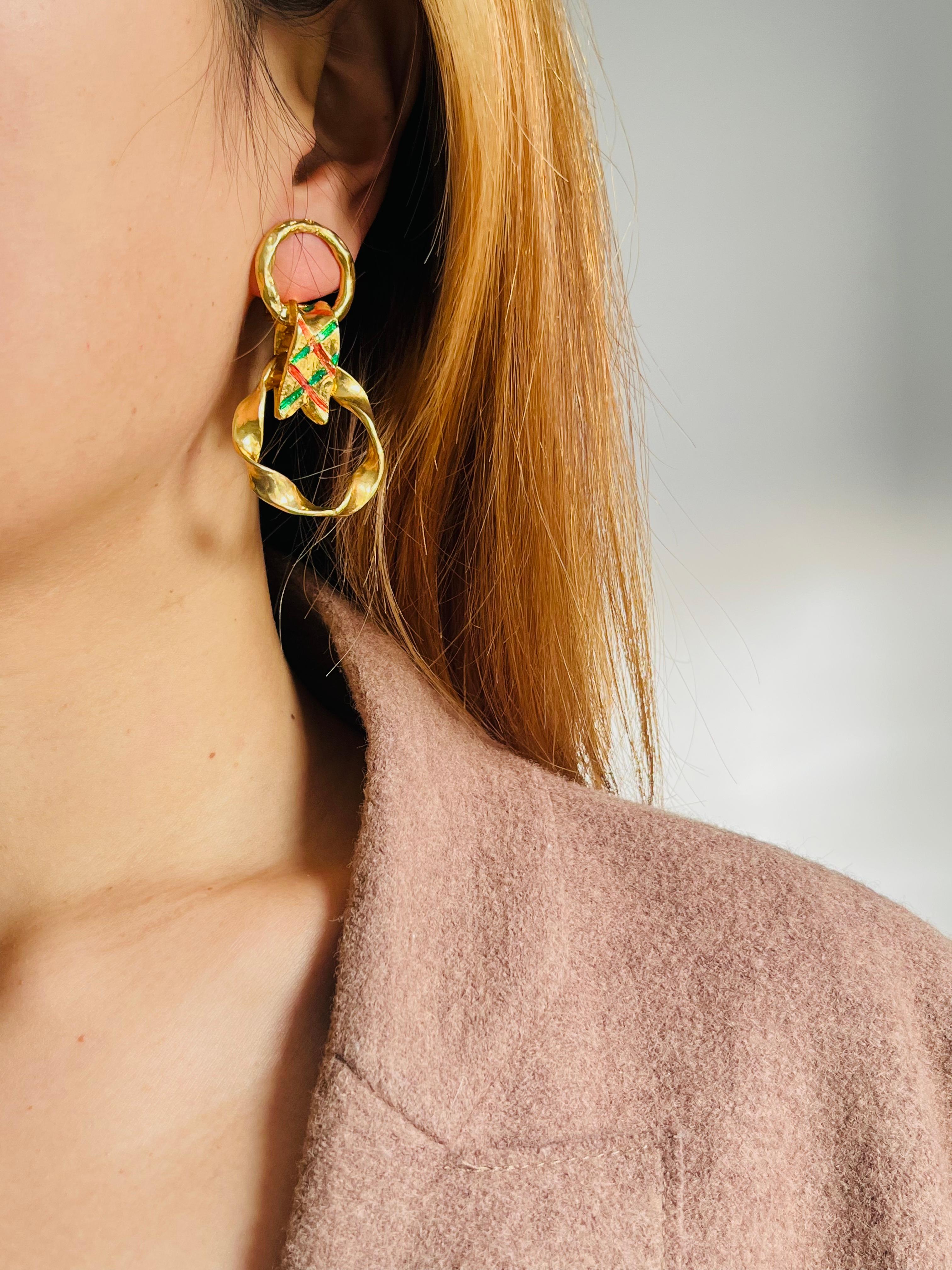 Yves Saint Laurent YSL Vintage Pendientes de aro con doble círculo verde y lazo rojo en venta 3