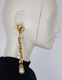 YVES SAINT LAURENT YSL Vintage Extra lange goldfarbene florale Ohrringe mit Anhänger