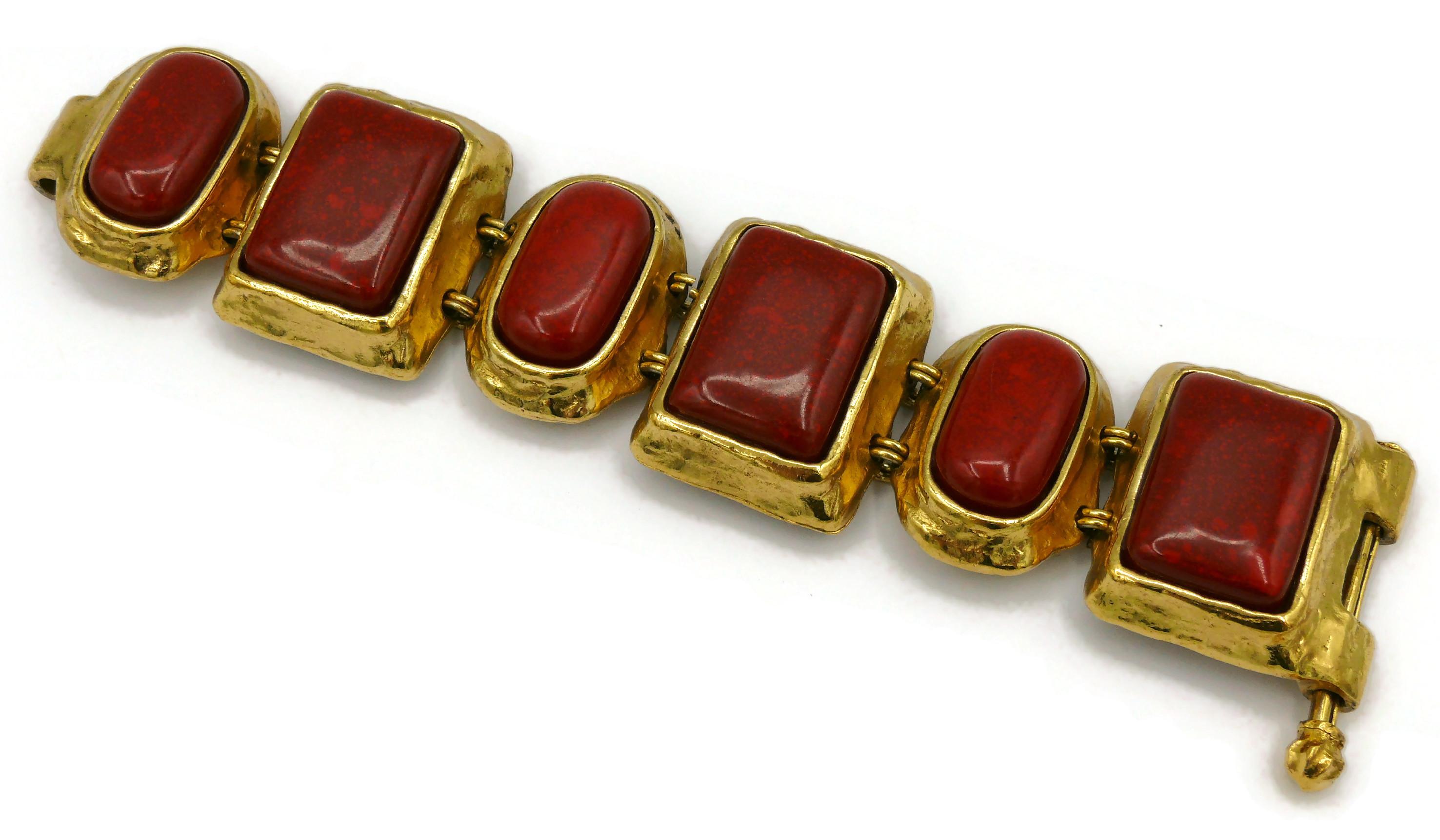 YVES SAINT LAURENT YSL Vintage Faux Coral Cuff Bracelet In Good Condition For Sale In Nice, FR
