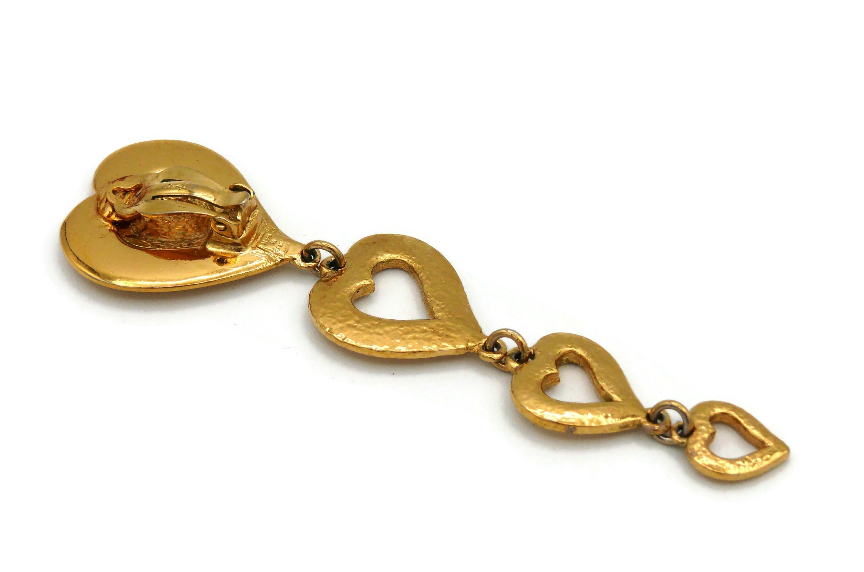 YVES SAINT LAURENT YSL Vintage Goldfarbene kaskadenförmige Ohrringe mit baumelnden Herzen im Angebot 6