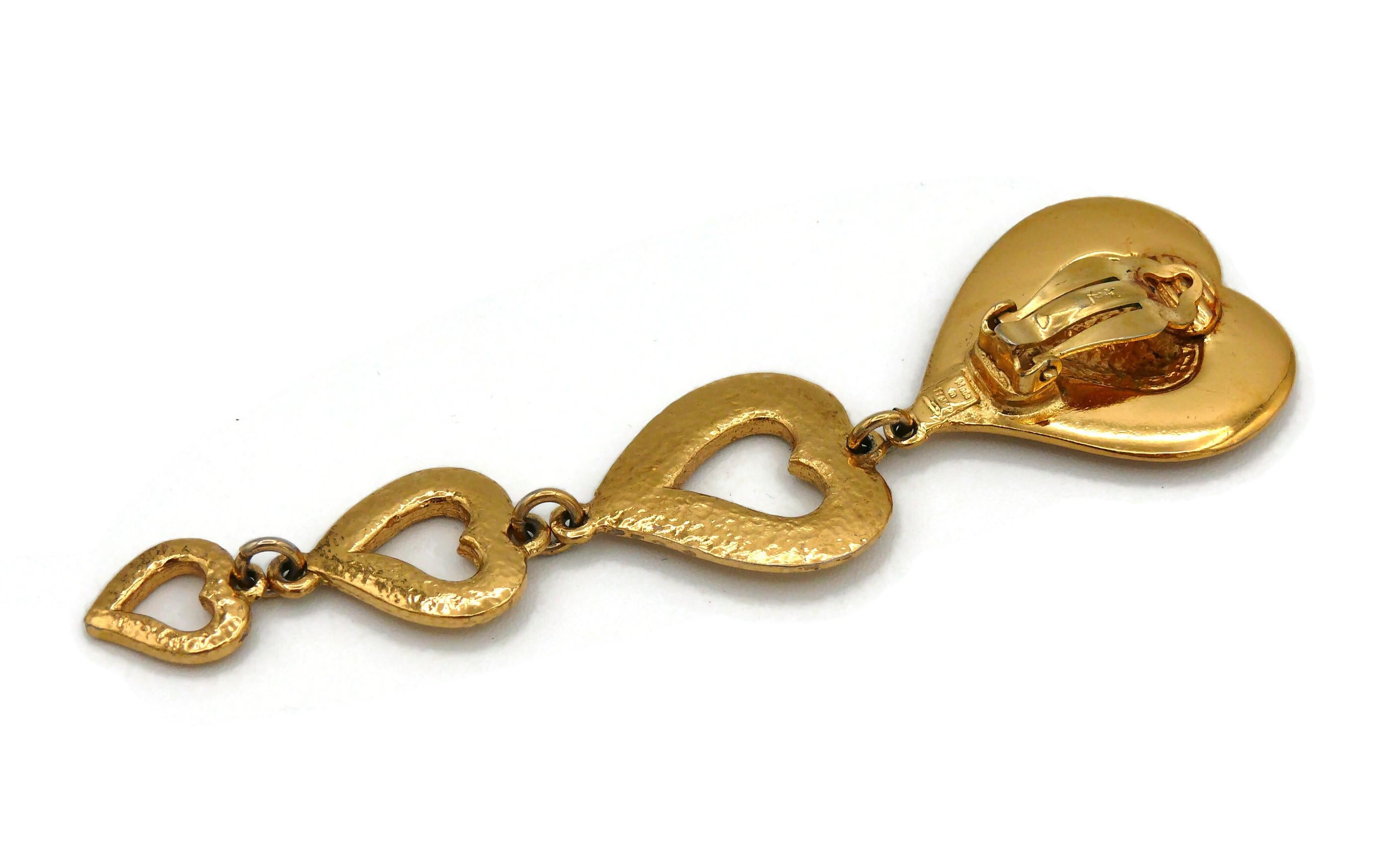 YVES SAINT LAURENT YSL Vintage Goldfarbene kaskadenförmige Ohrringe mit baumelnden Herzen im Angebot 7