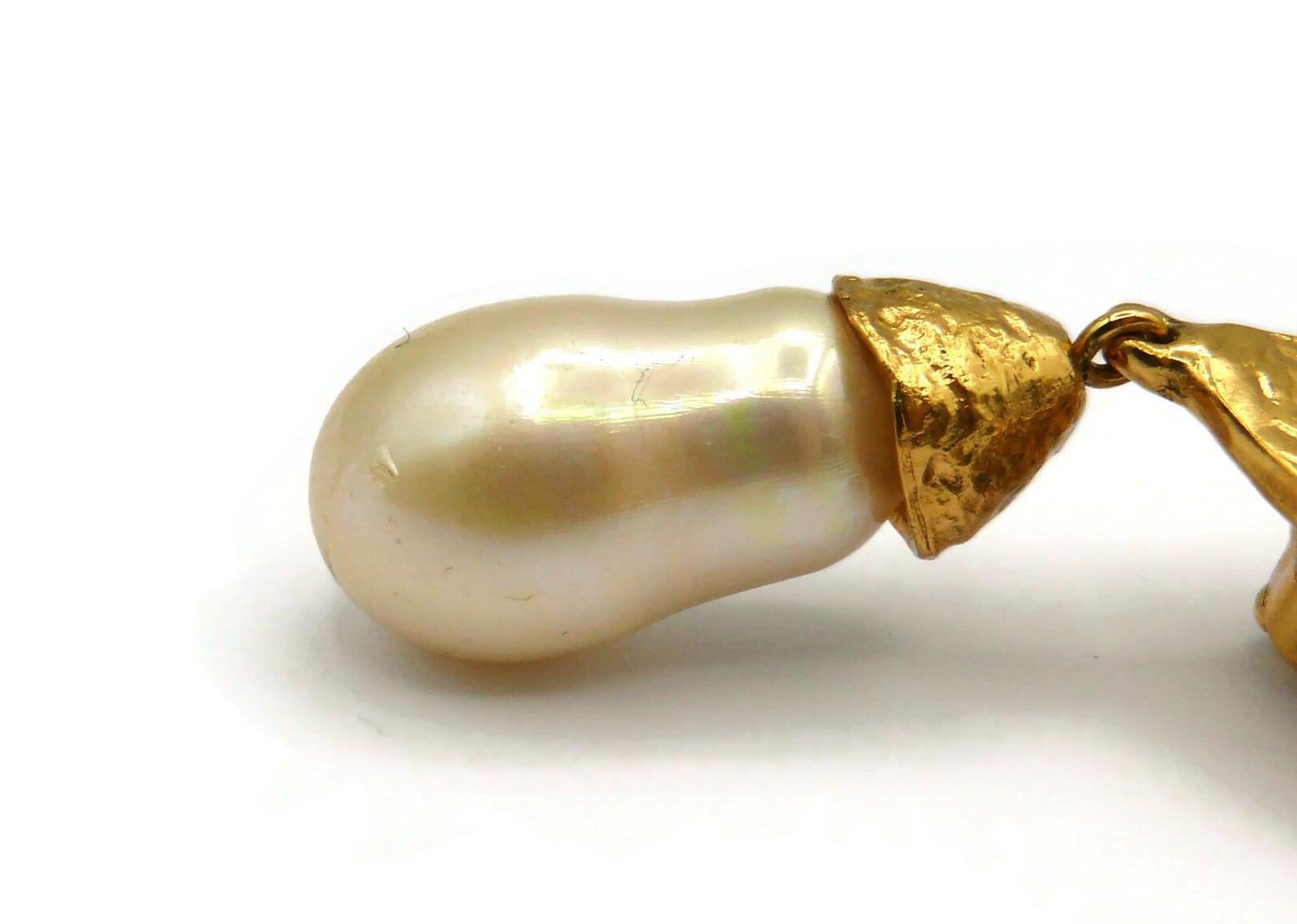 YVES SAINT LAURENT YSL Vintage Goldfarbene baumelnde Ohrringe mit Herz und Perle im Angebot 7