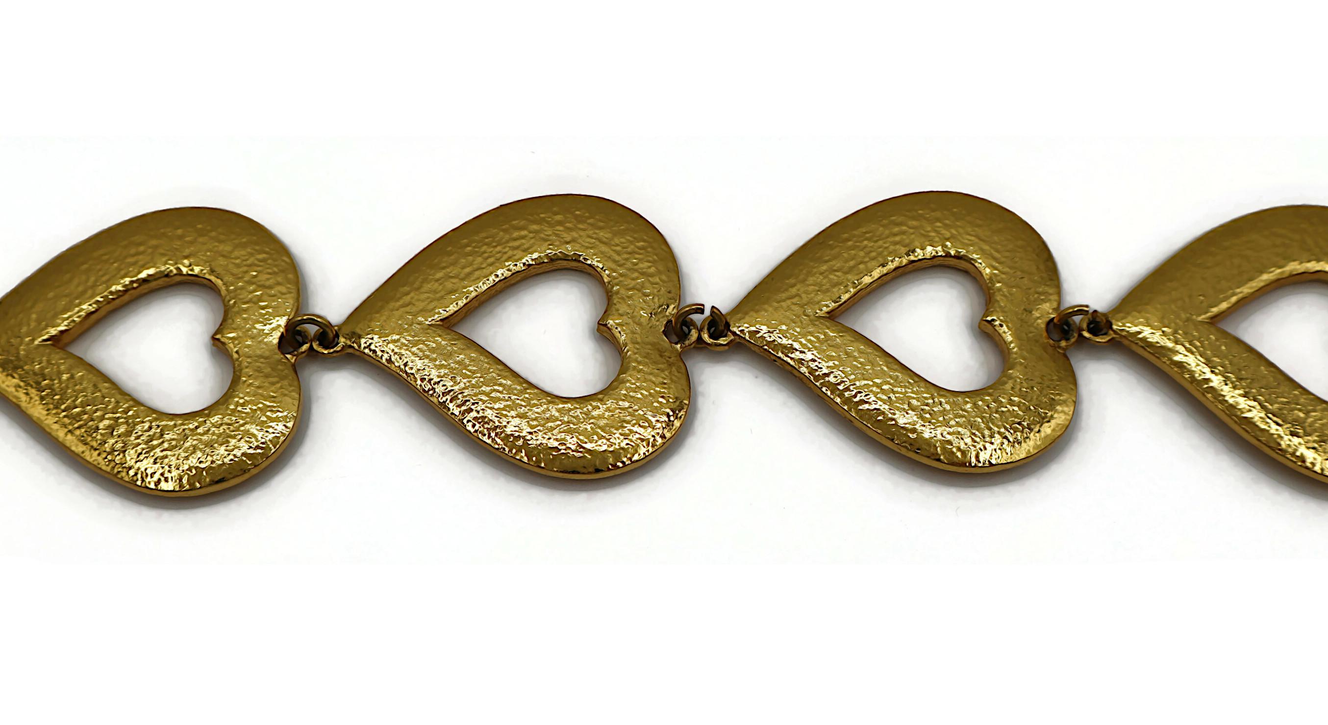 YVES SAINT LAURENT YSL Collana a cuori d'epoca in tonalità oro in vendita 10