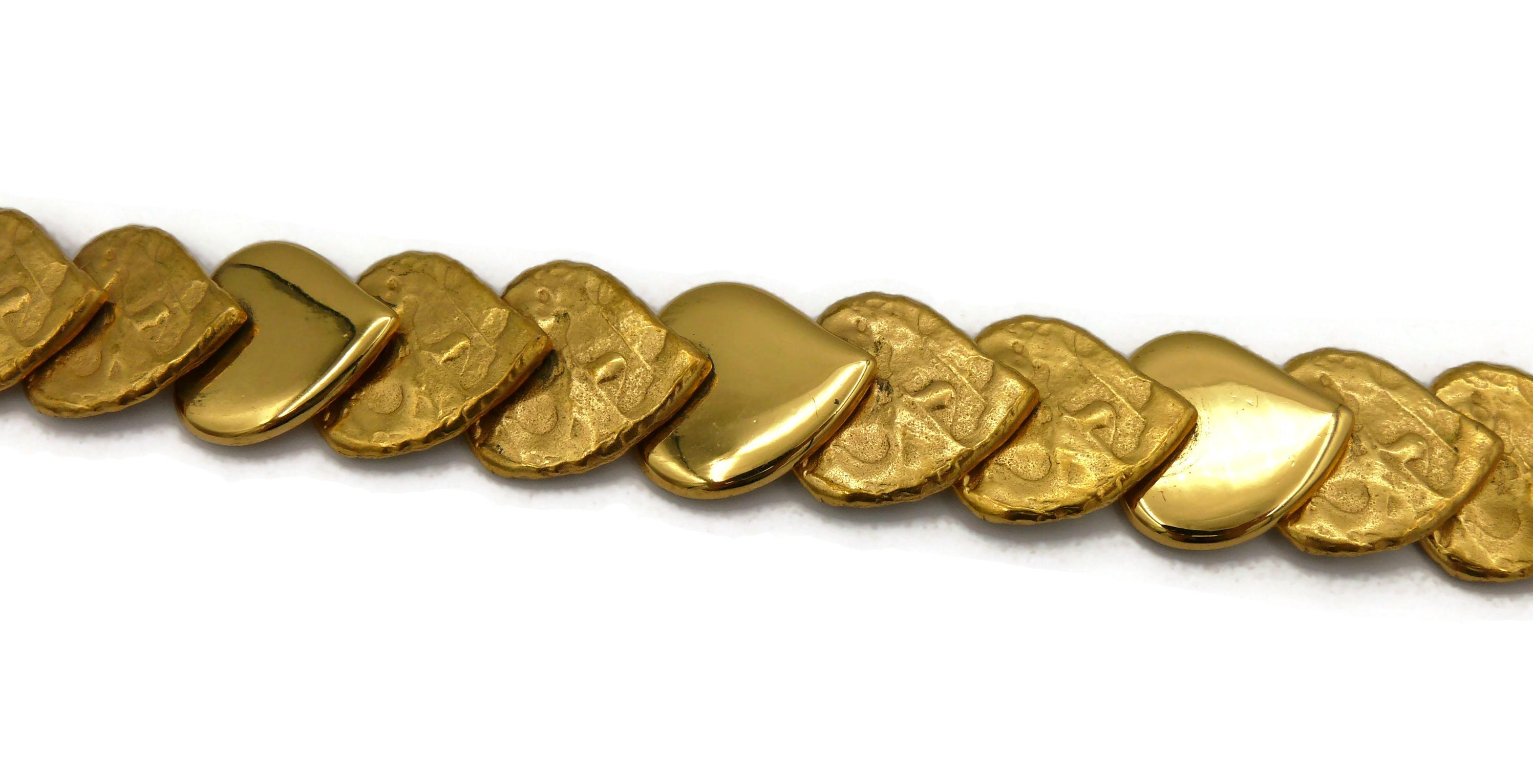 YVES SAINT LAURENT YSL Vintage Goldfarbene Herz-Halskette in Goldtönen im Angebot 1