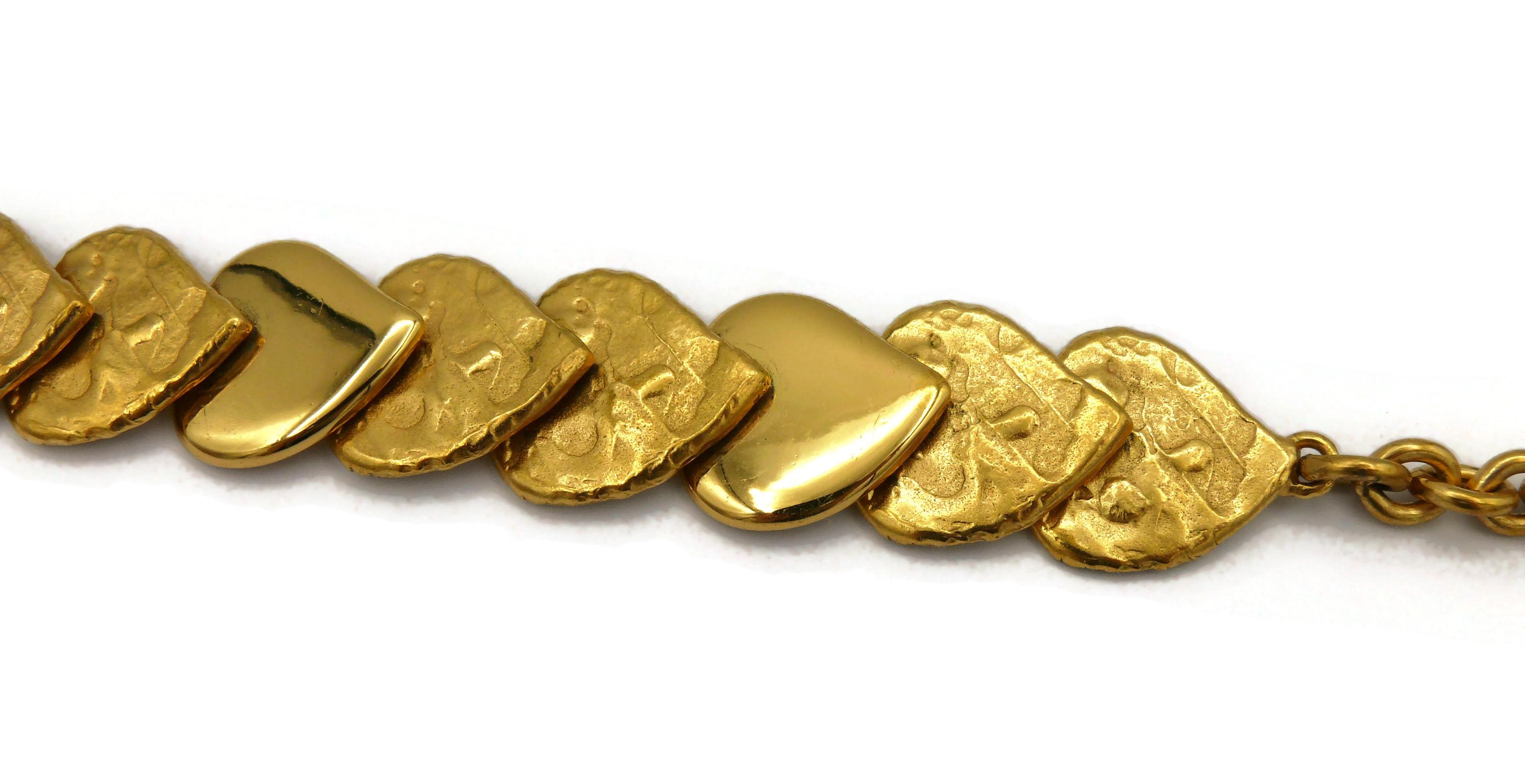 YVES SAINT LAURENT YSL Vintage Goldfarbene Herz-Halskette in Goldtönen im Angebot 2