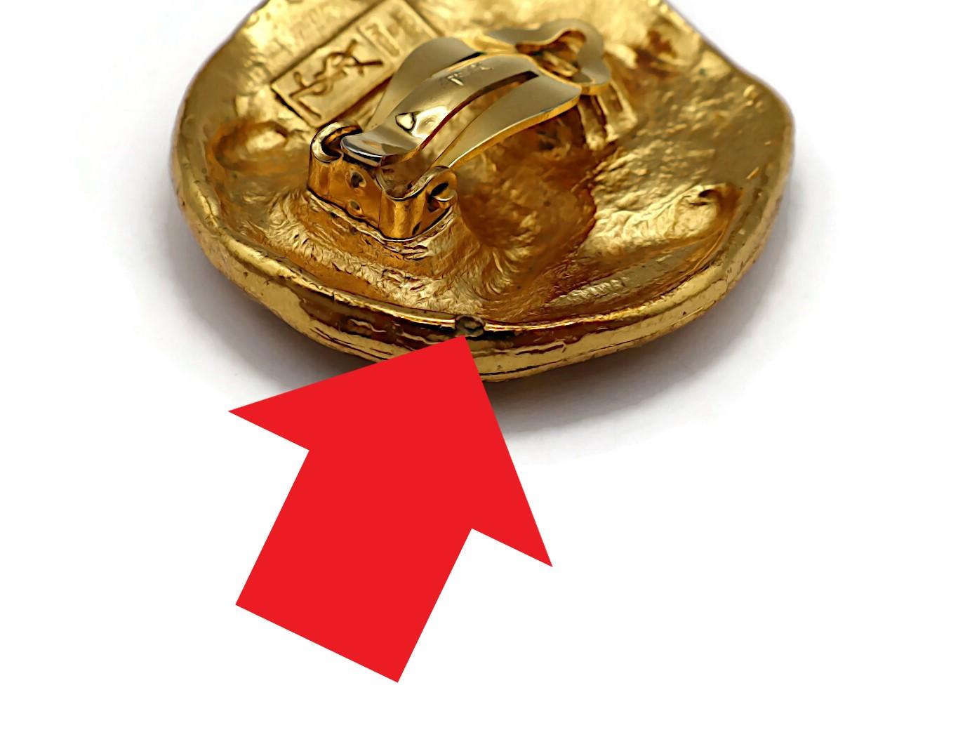 YVES SAINT LAURENT YSL Pendientes de clip criatura mitológica vintage tono dorado en venta 5