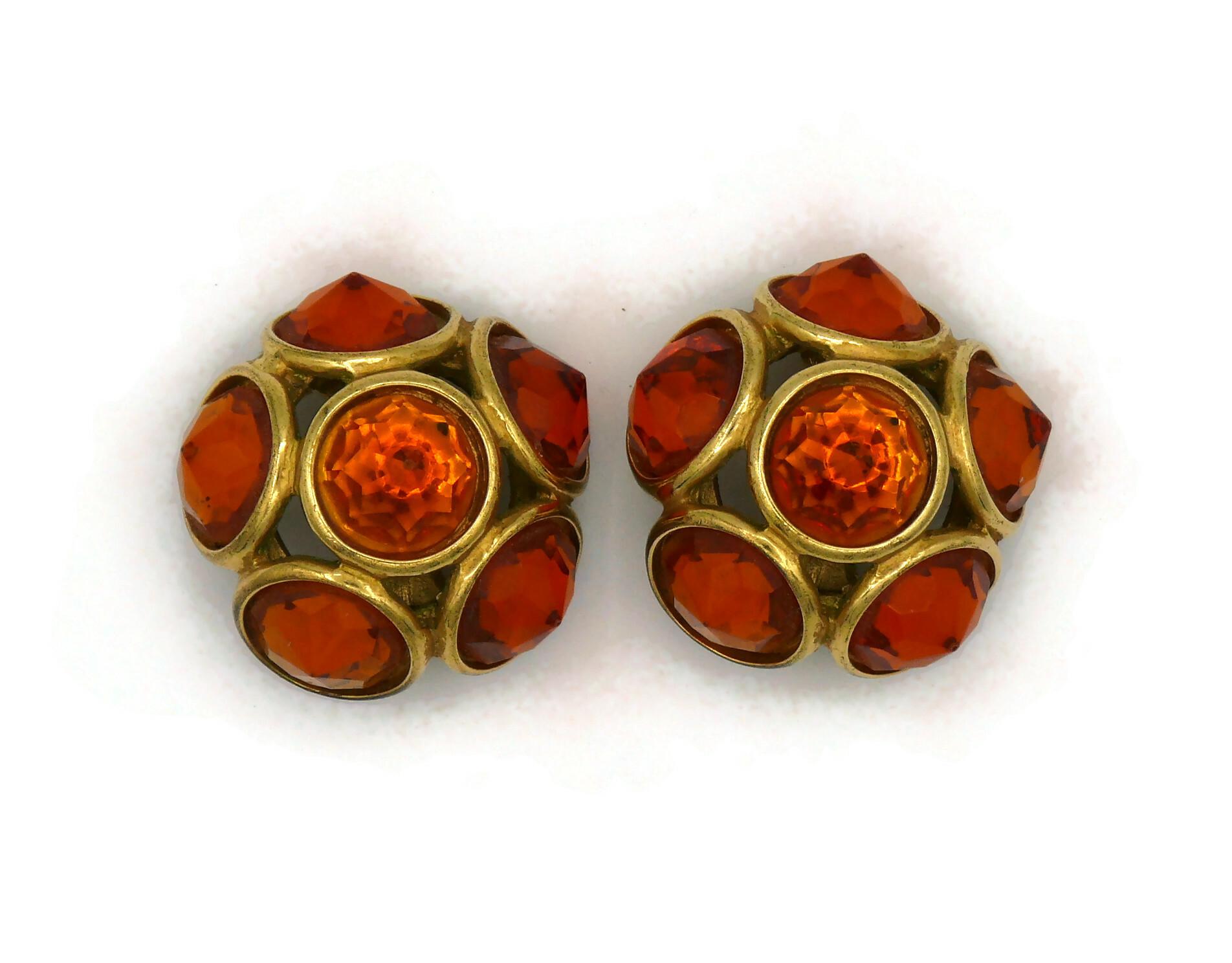 YVES SAINT LAURENT YSL Vintage Gold Tone & Orange Resin Clip-On Earrings In Fair Condition For Sale In Nice, FR